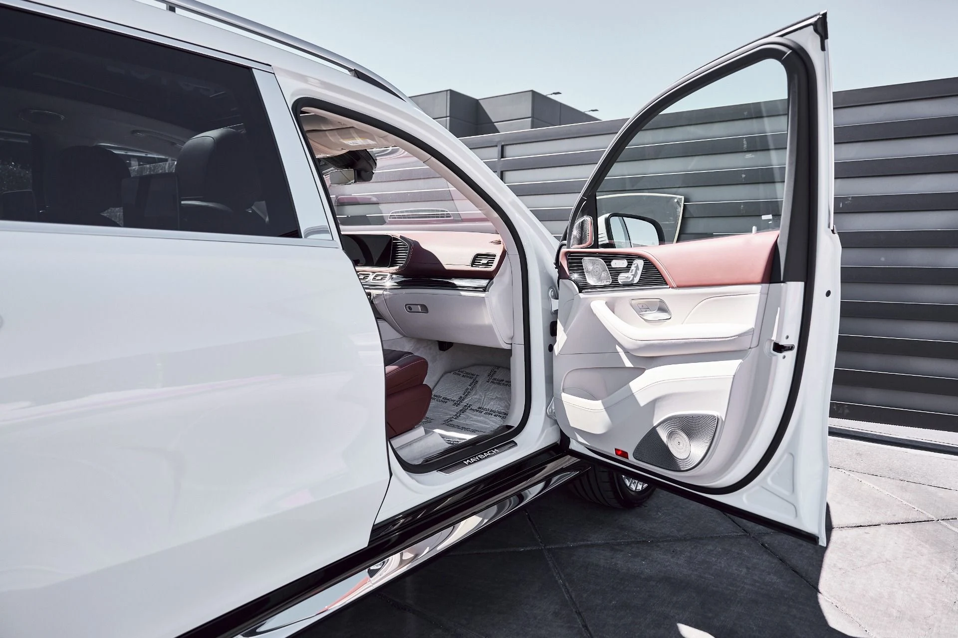 mph023_1039442641_Used_2026_Mercedes_Benz_GLS_Maybach_GLS_600_1777074075_e973fb0817