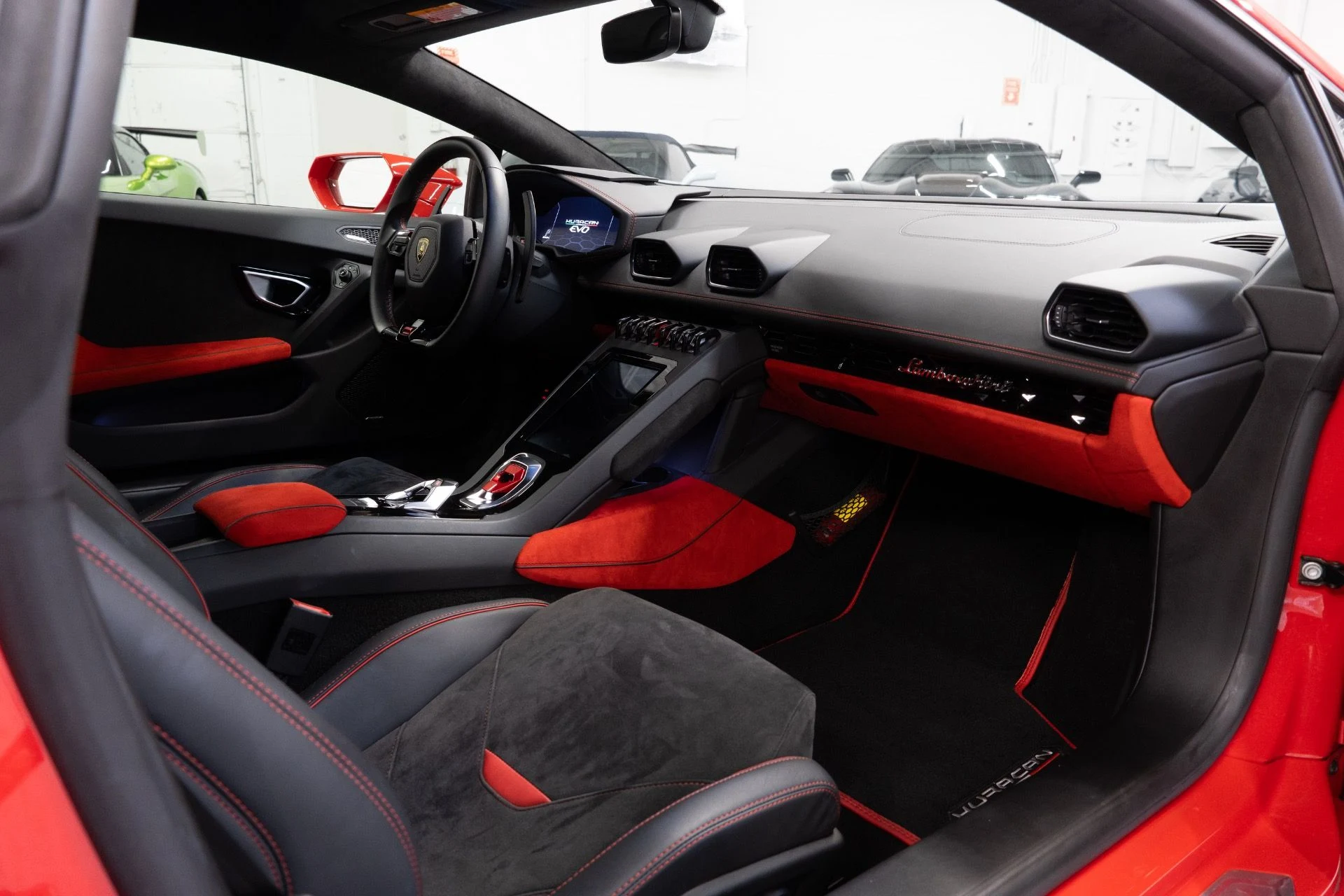 mph023_1047578349_Used_2020_Lamborghini_Huracan_EVO_1787867909_c620f2ec3d
