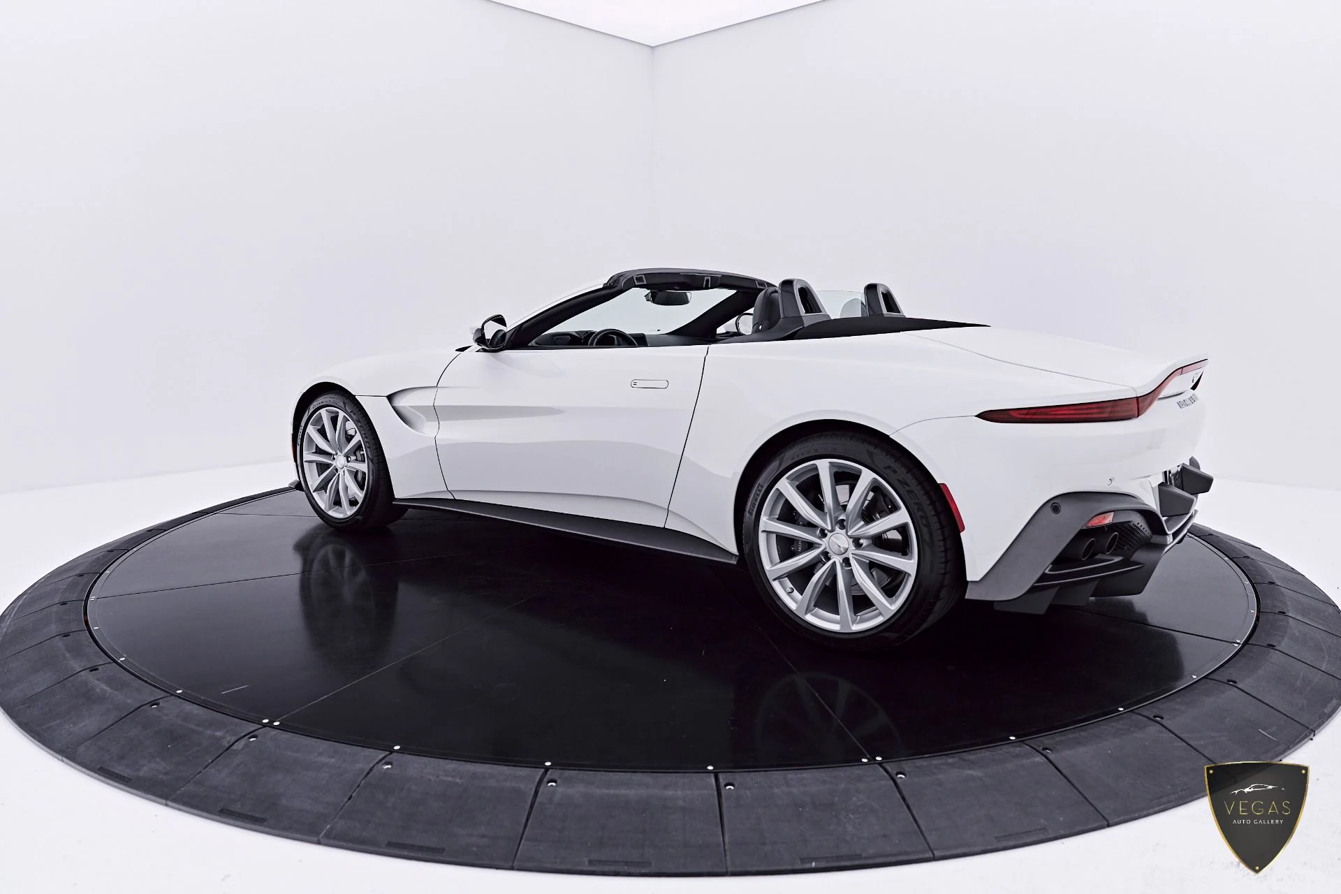 mph023_1048648948_Used_2023_Aston_Martin_Vantage_1783622427_a9f291ba6d