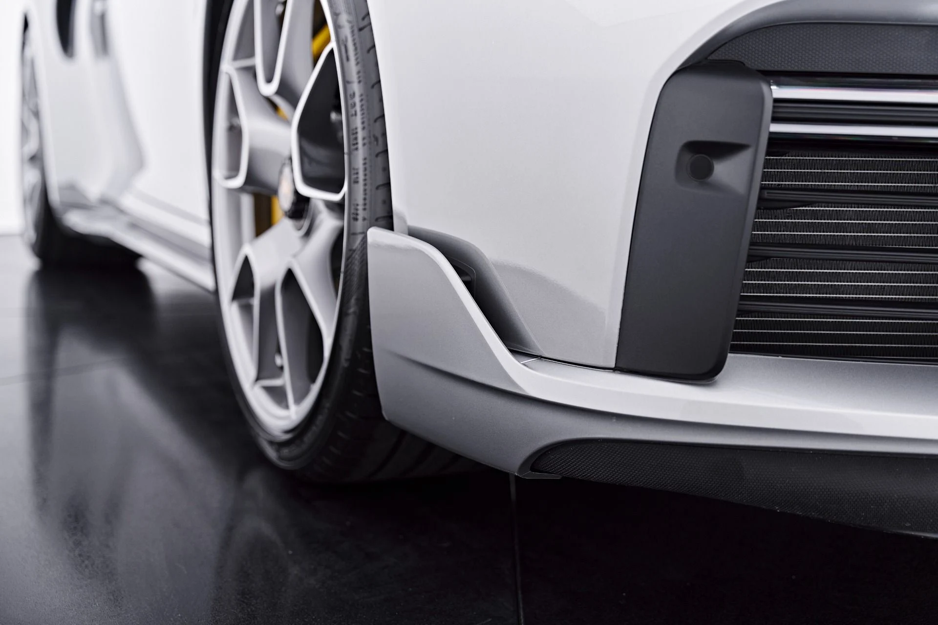 mph023_1053575209_Used_2025_Porsche_911_Turbo_S_1785539137_46f0711aa6