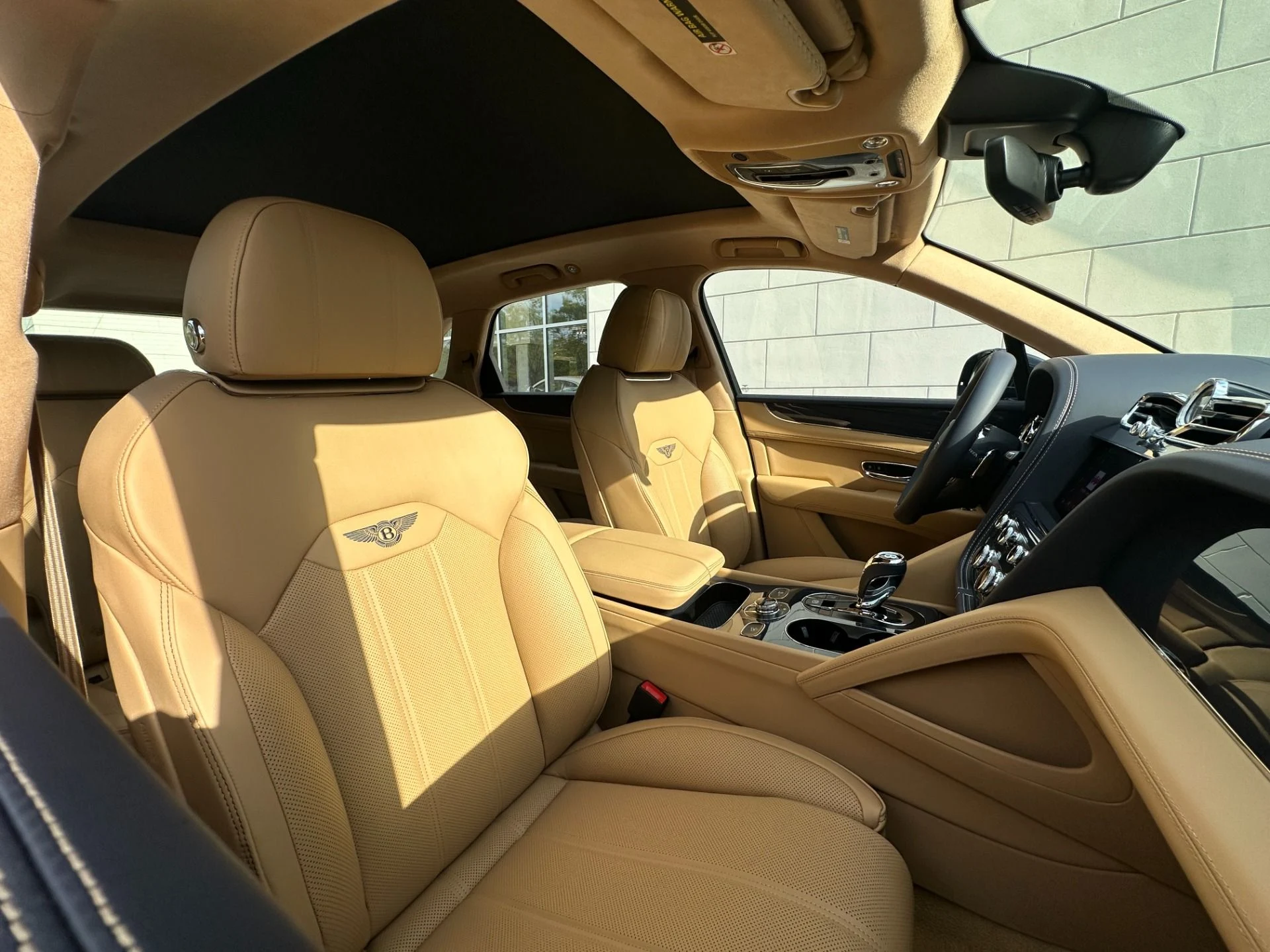 mph023_1058748496_Used_2026_Bentley_Bentayga_V8_1786136529_f0fd8d3788