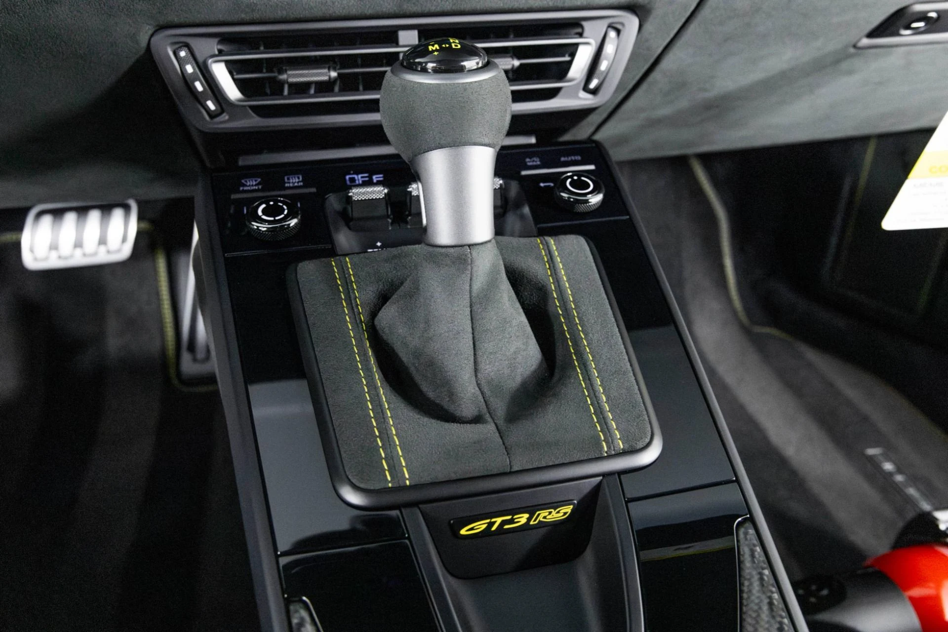 mph023_1063833234_Used_2025_Porsche_911_GT_3_RS_1763053559_62100de716