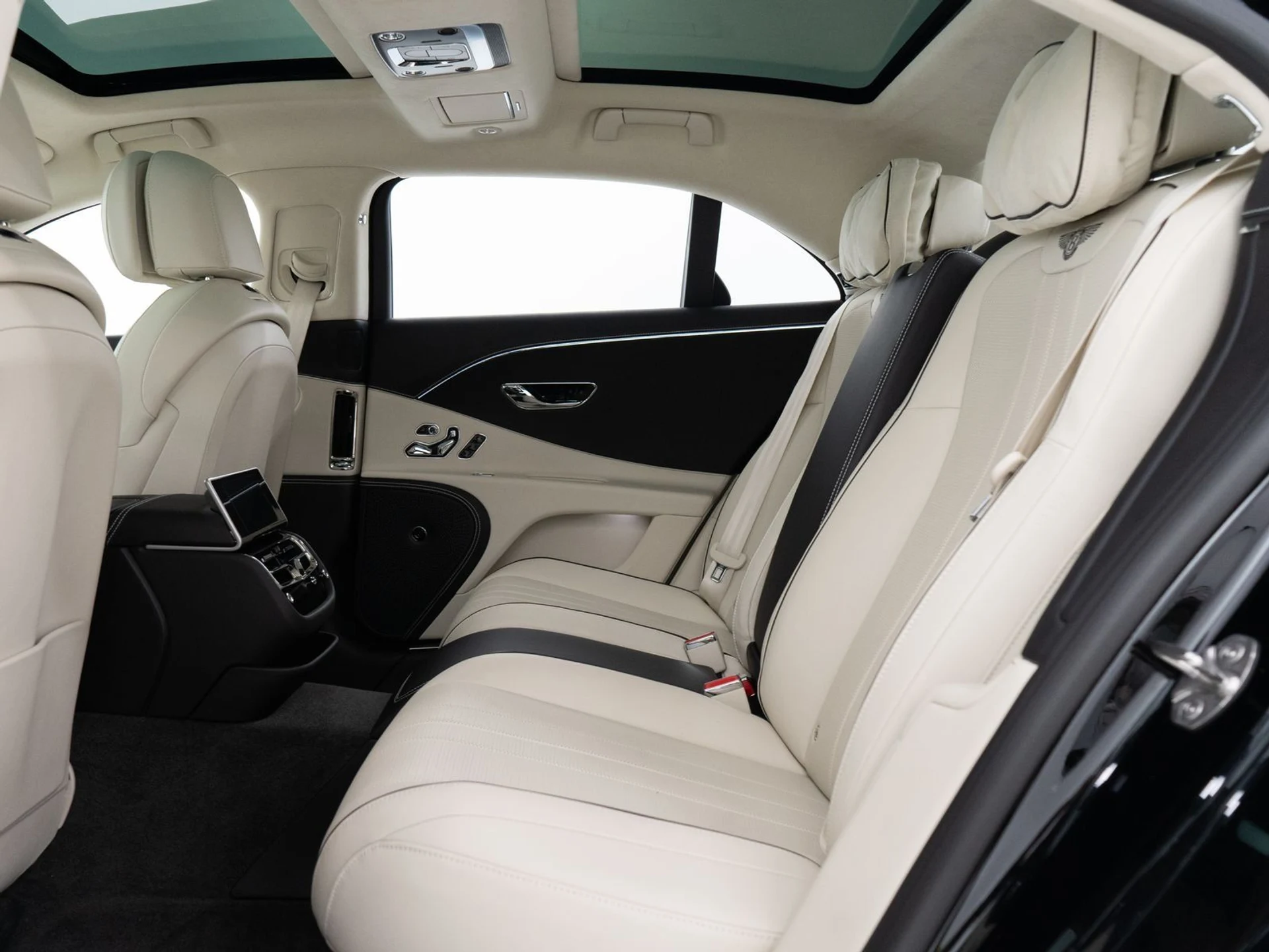 mph023_107236564_0b0ab3b481b31266777d8e247ab14d16_7b082d70f1