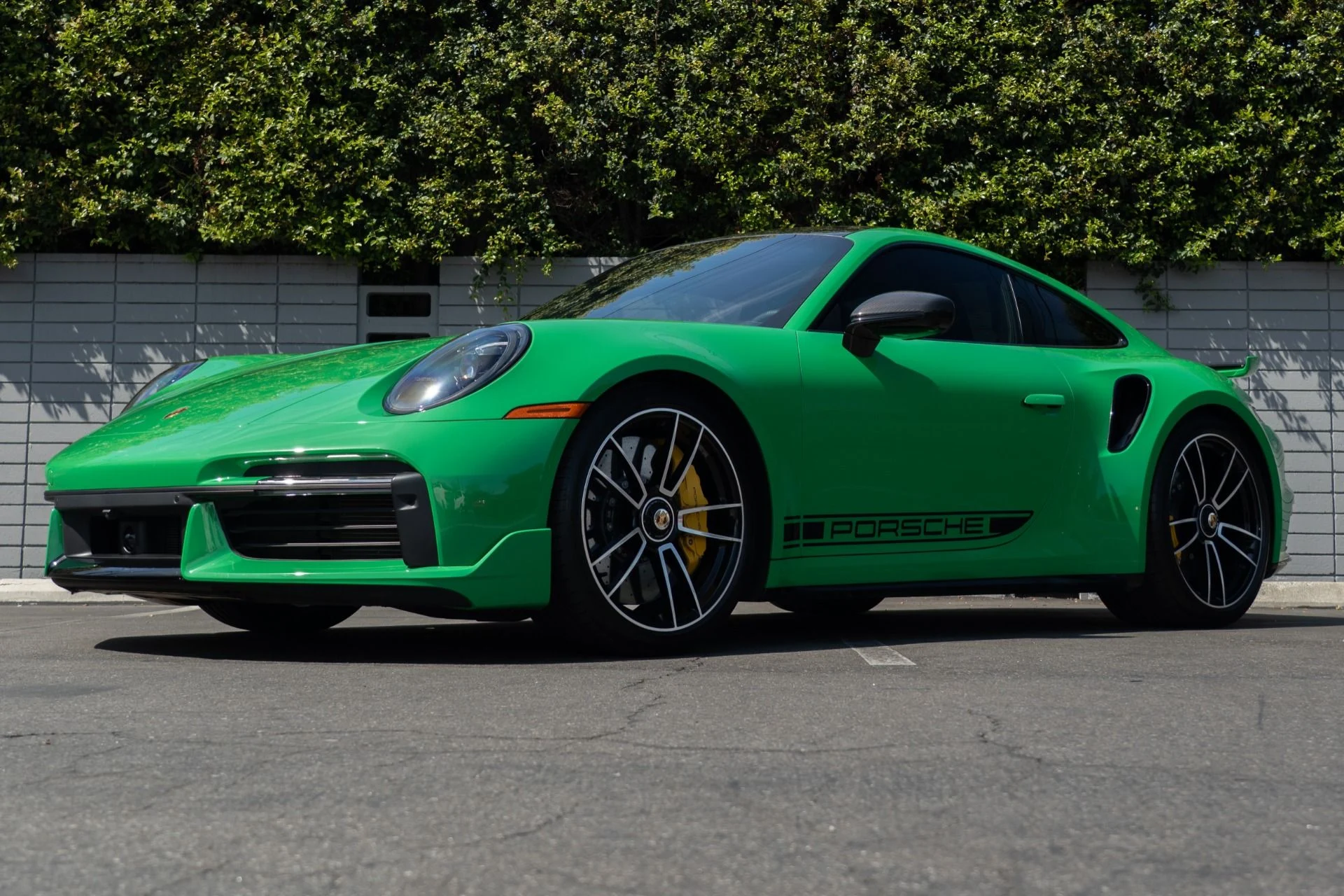mph023_1073081575_Used_2022_Porsche_911_Turbo_S_1758136963_d72faae09b