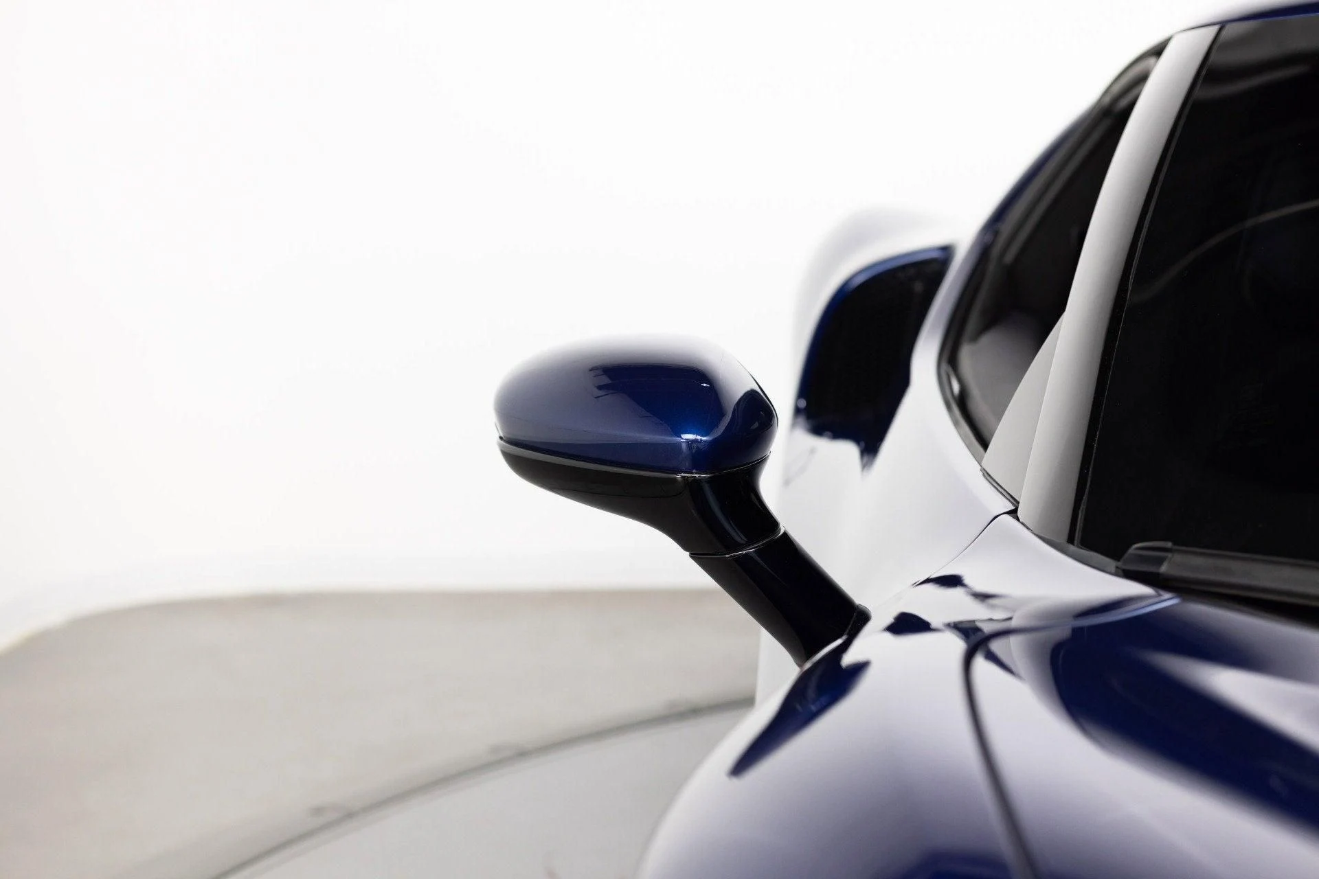 mph023_1084340738_Used_2025_Ferrari_296_GTB_1777349726_2ca21b649f