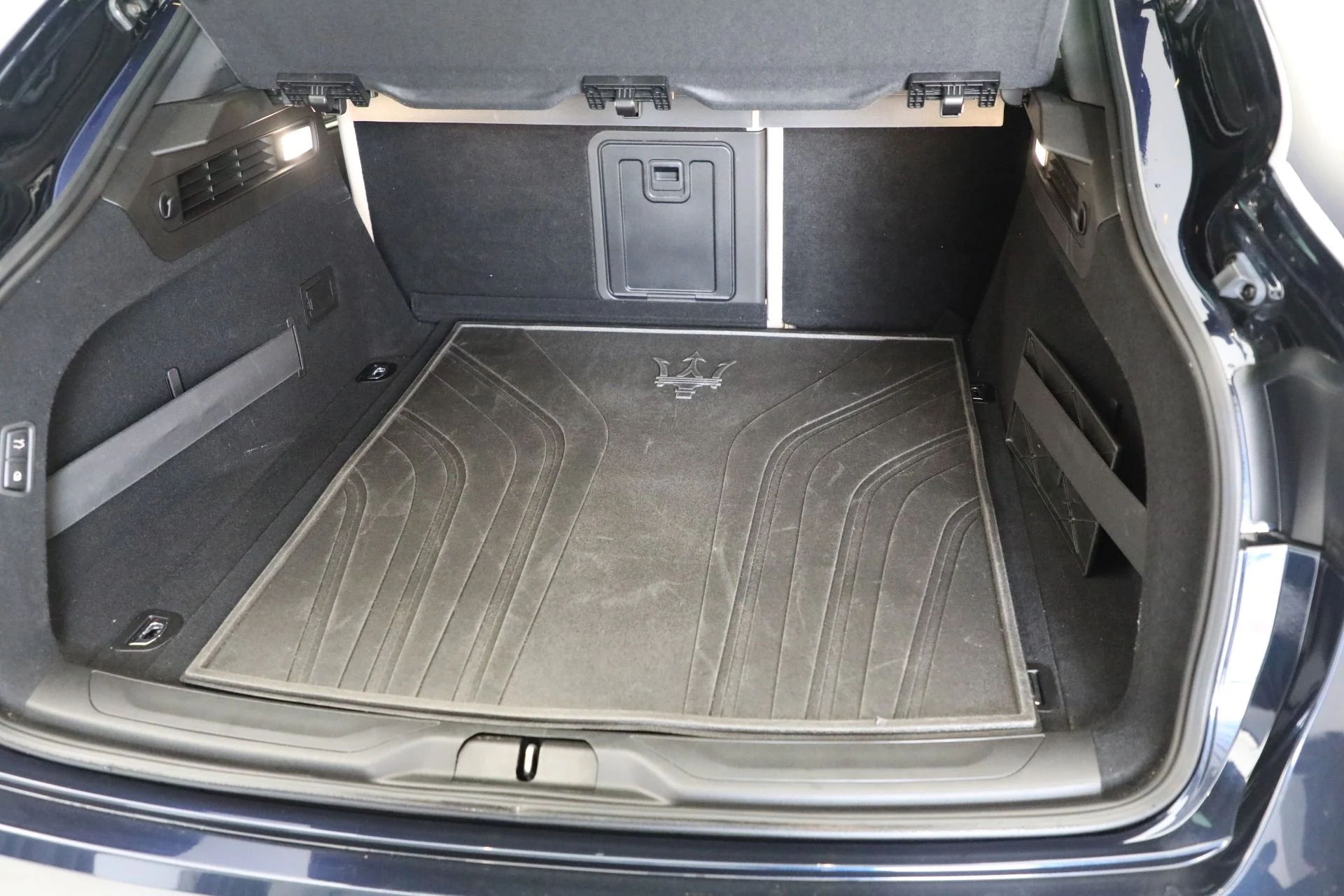 mph023_1090112918_Used_2019_Maserati_Levante_1763071808_89b918392b