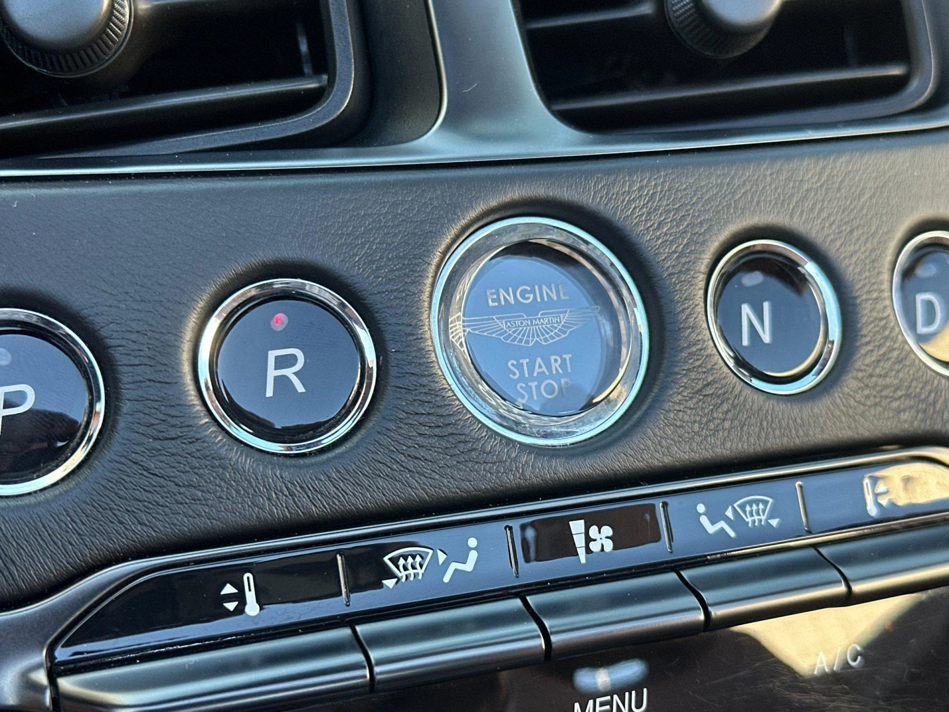 mph023_1099853242_Used_2019_Aston_Martin_DB_11_Volante_1790909277_aa7a663804