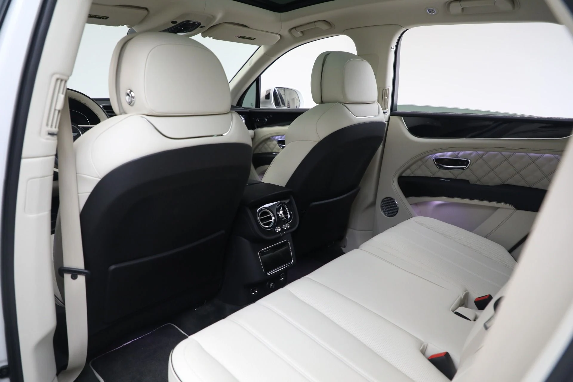 mph023_1101046276_Used_2021_Bentley_Bentayga_First_Edition_V8_93db09e1d1