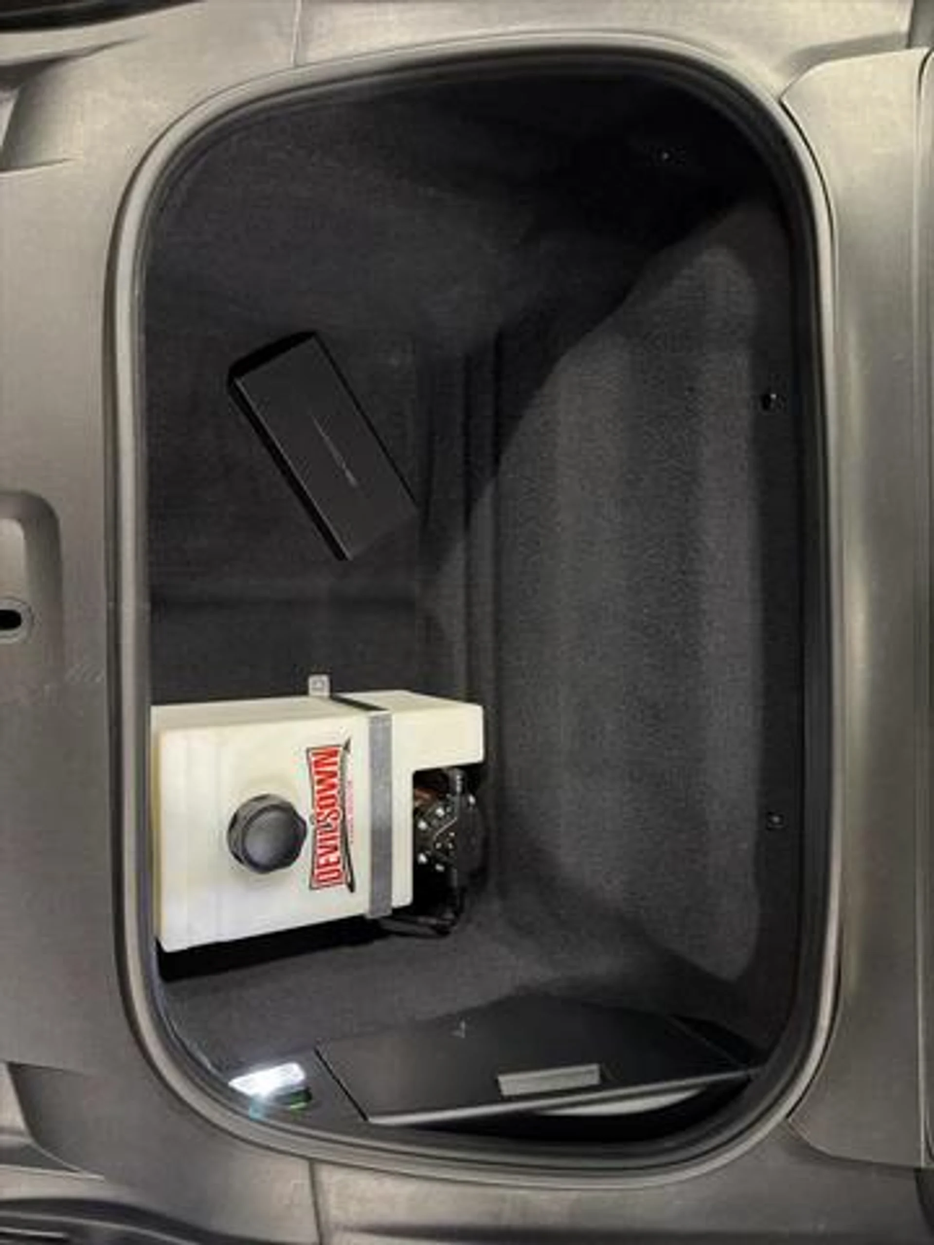 mph023_1104826985_h_V_3v_D69_N_Es_X_Nd_L_Ve_T0_L6_Gv_B86o_38905deb21