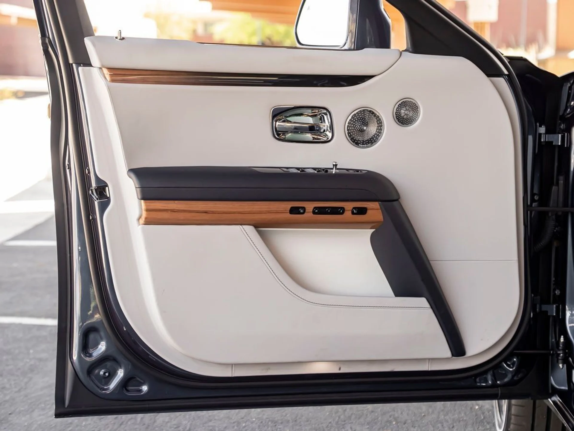 mph023_1106943396_24_e860aab497