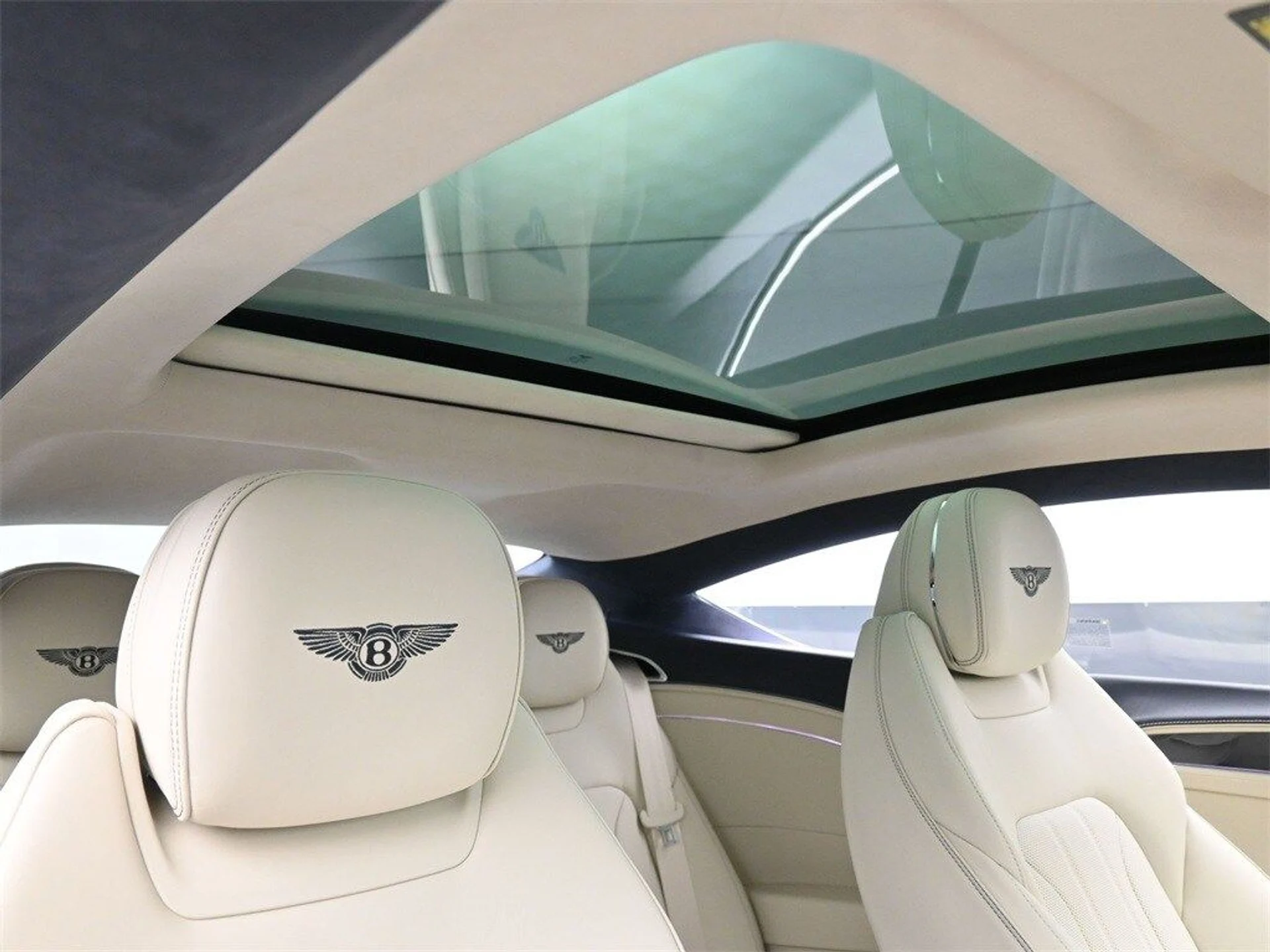 mph023_1110833752_bcc693105c63439c17fee2ac1c3dac2bx_73a5a0e1c8