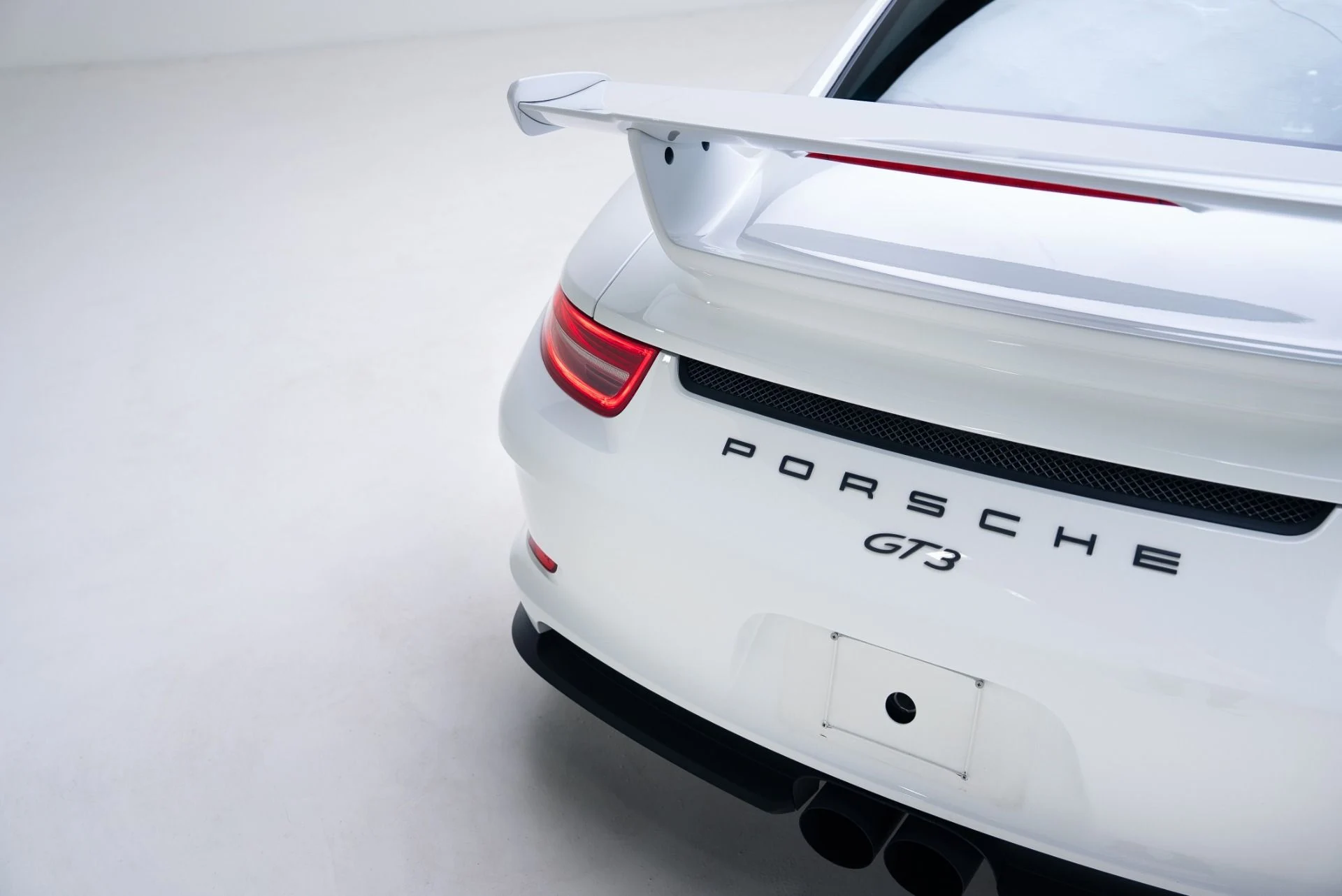 mph023_1111961801_Used_2014_Porsche_911_GT_3_1767824099_f26909b768