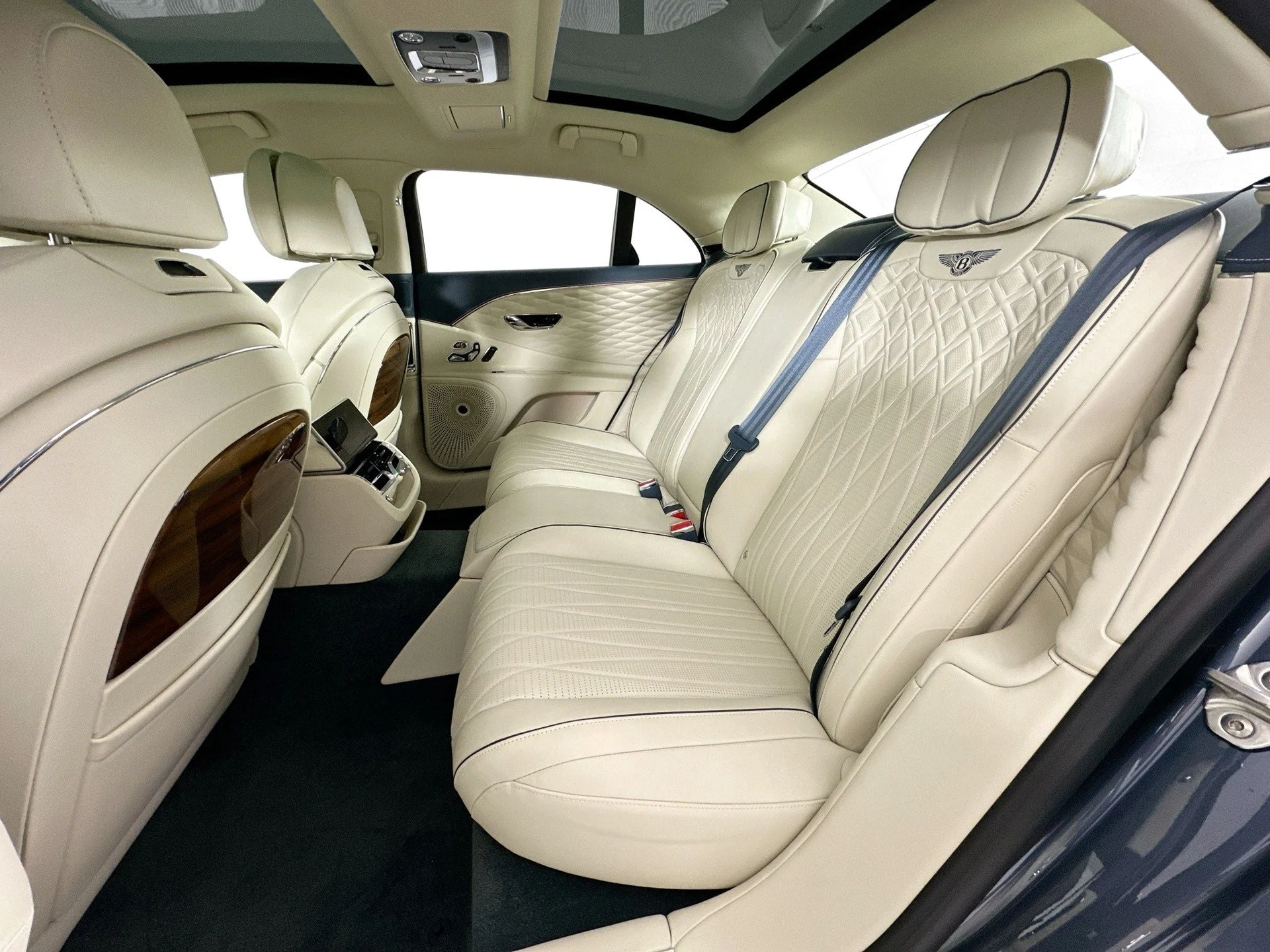 mph023_1117842210_24_9455ef86be