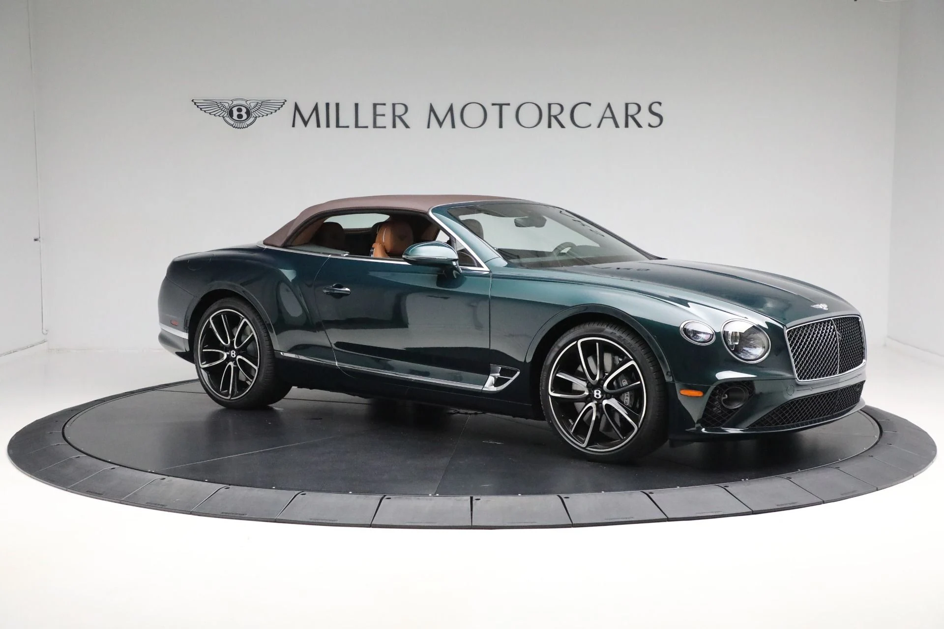 mph023_1119786403_New_2024_Bentley_Continental_GTC_V8_9fe9848b5b