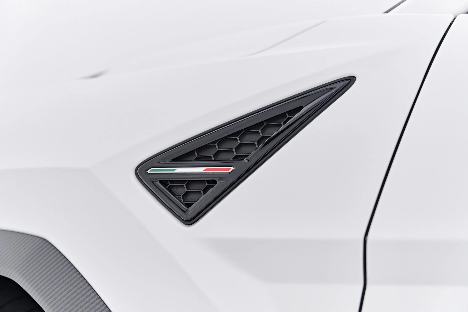 mph023_1132382884_Used_2023_Lamborghini_Urus_Performante_1790207591_3b8dec3674