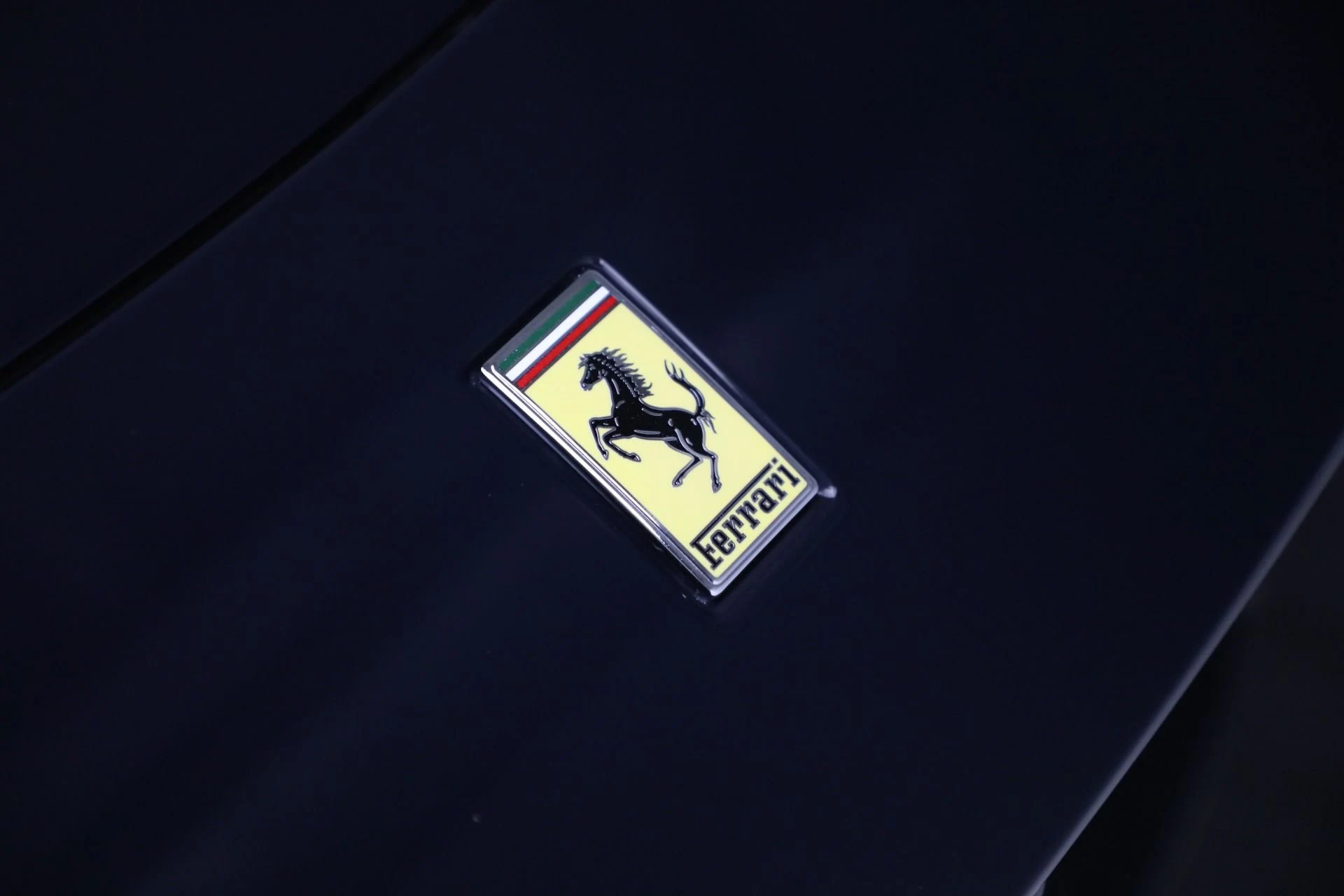mph023_1144140477_Used_2022_Ferrari_Roma_77ff258096