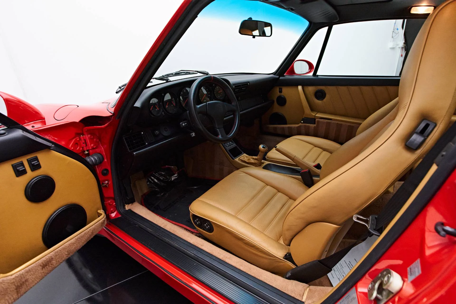 mph023_1148051314_Used_1991_Porsche_911_Turbo_1653670899_eac11b1801