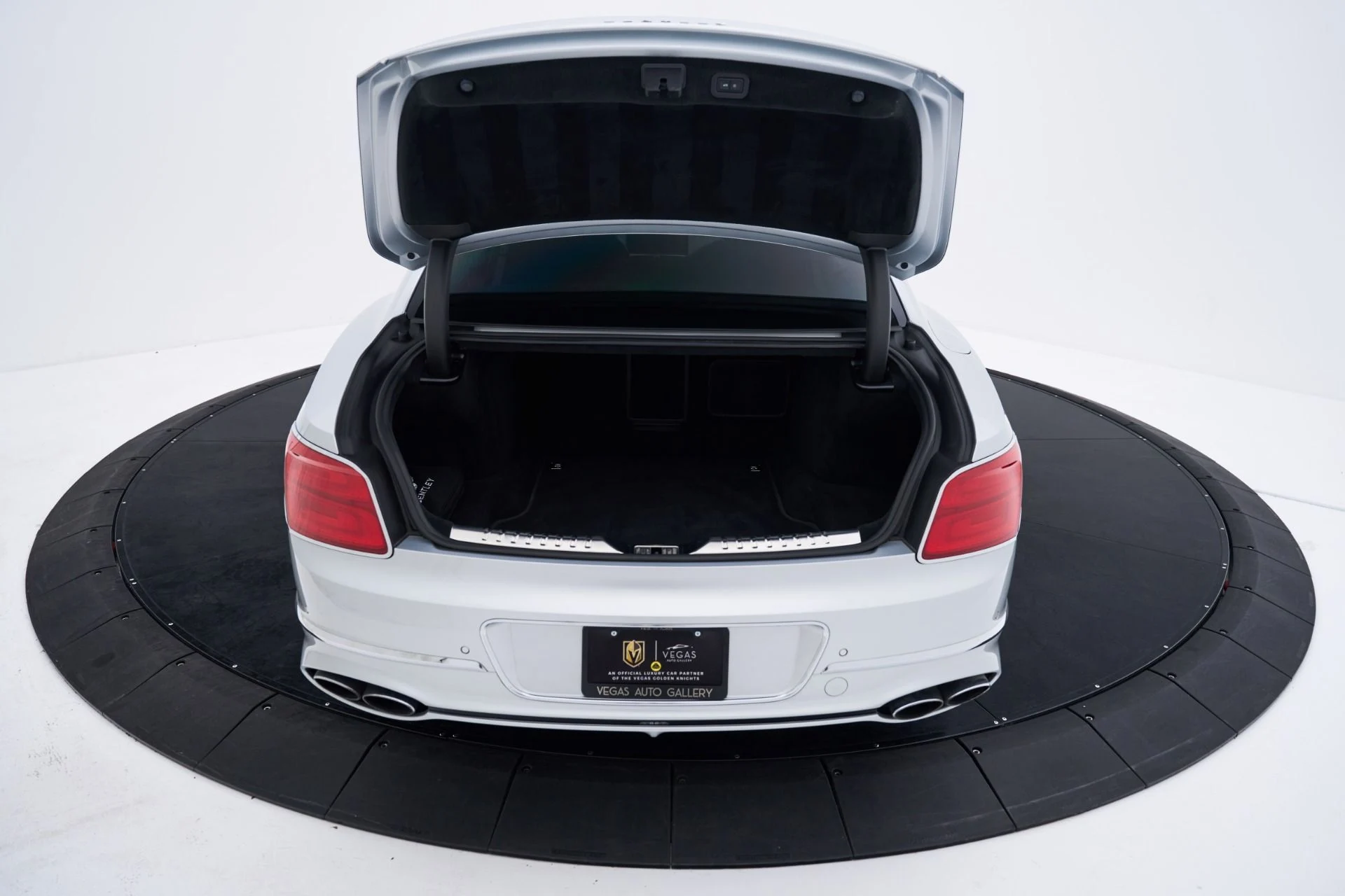 mph023_1150244239_Used_2022_Bentley_Flying_Spur_V8_1793212003_5aa3a27ae2
