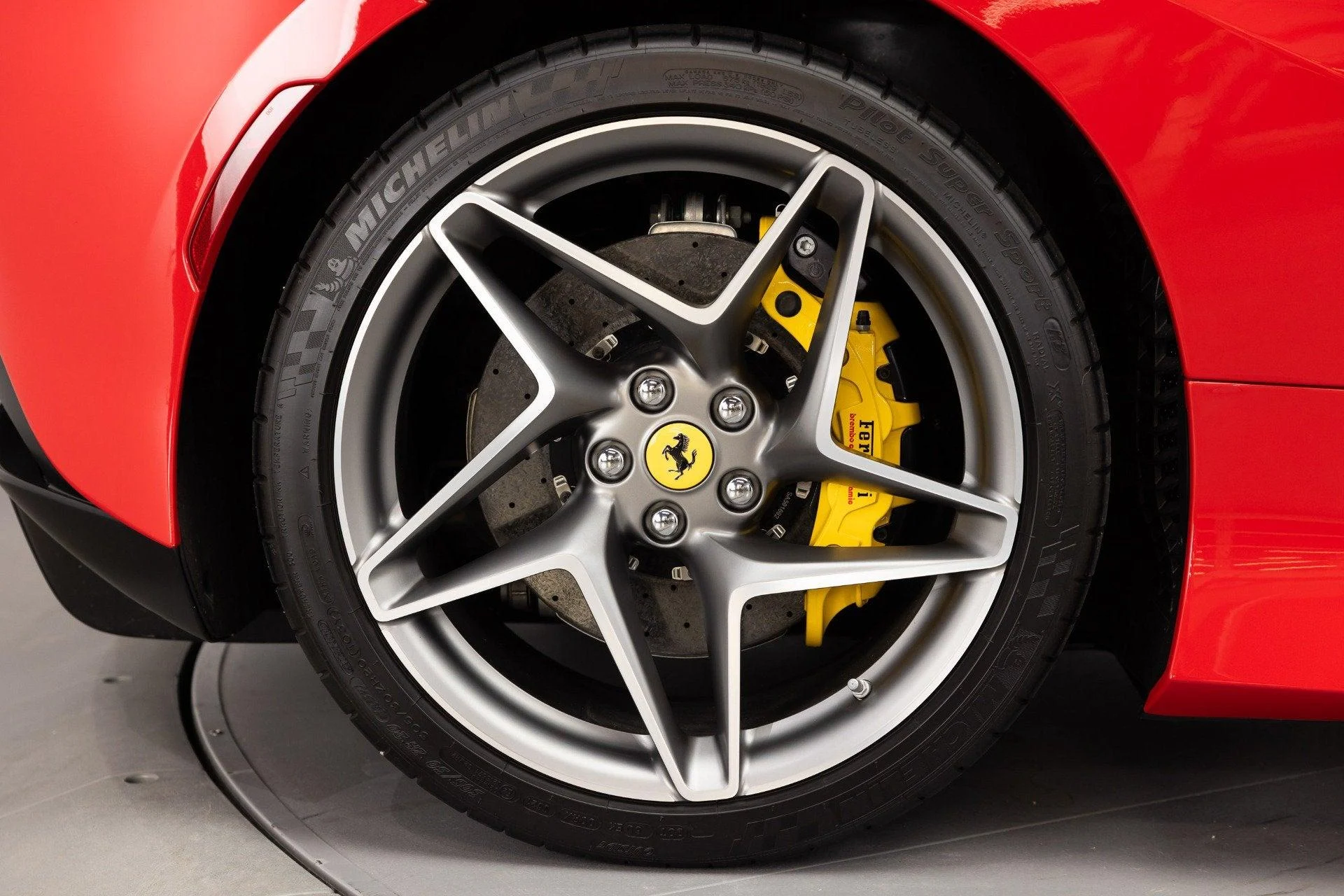 mph023_1153236612_Used_2021_Ferrari_F8_Spider_1788440816_ce5b77091b