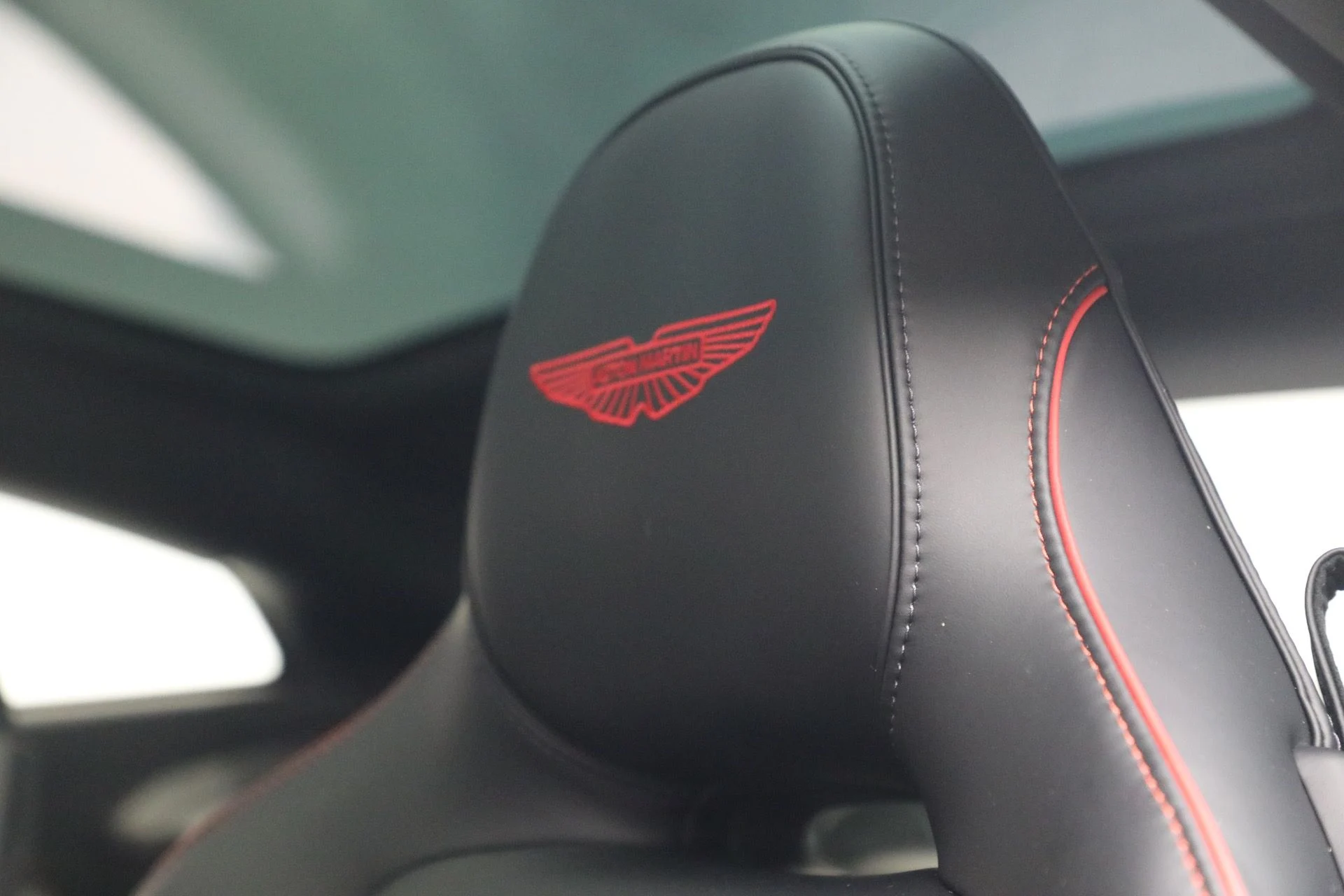 mph023_1157631421_New_2026_Aston_Martin_Vanquish_1767630425_e356a31e2a