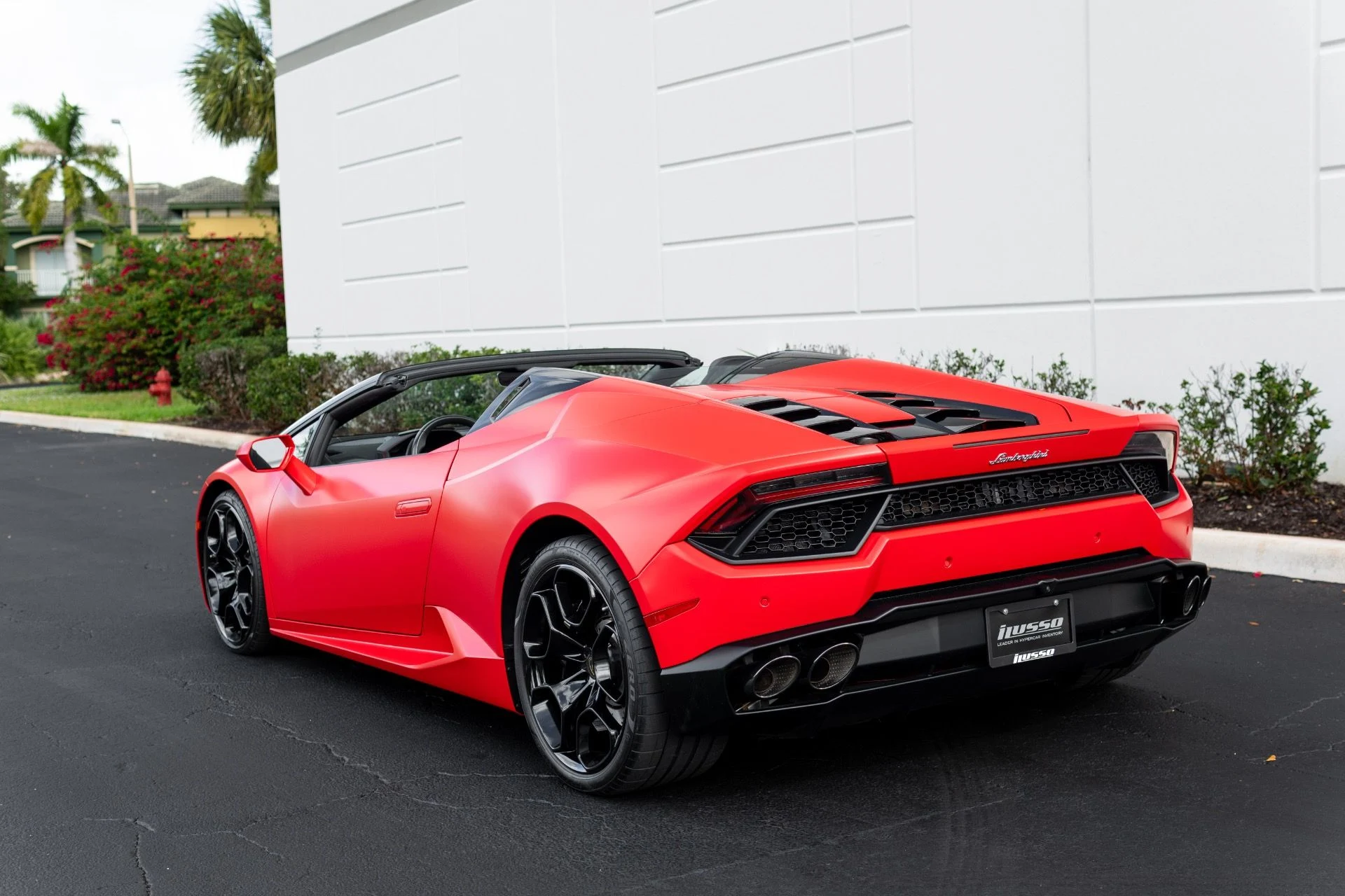 mph023_1160855396_Used_2018_Lamborghini_Huracan_LP_580_2_Spyder_1766443768_06081b4f98