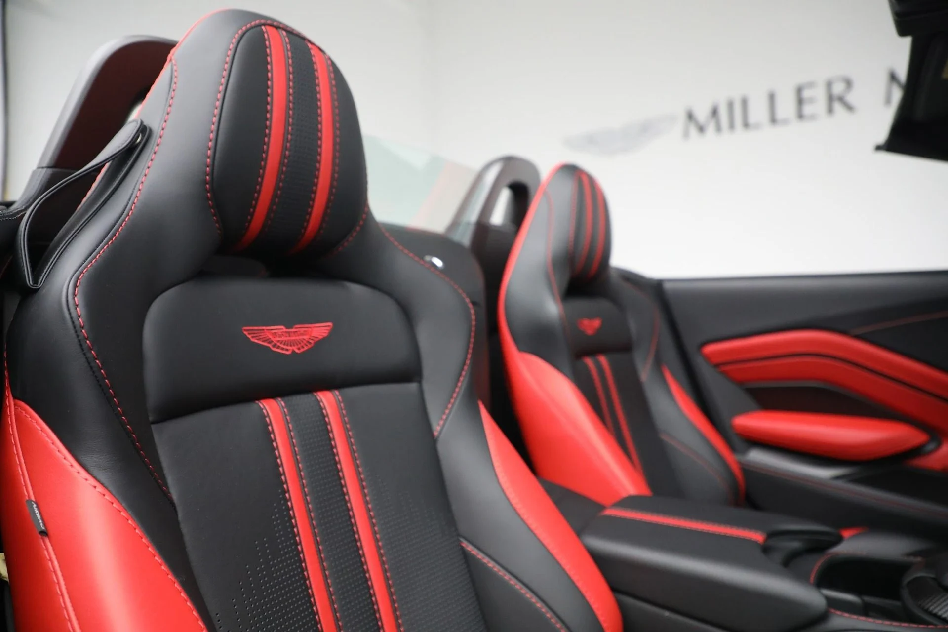 mph023_1160861896_Used_2021_Aston_Martin_Vantage_Roadster_a0616120e4