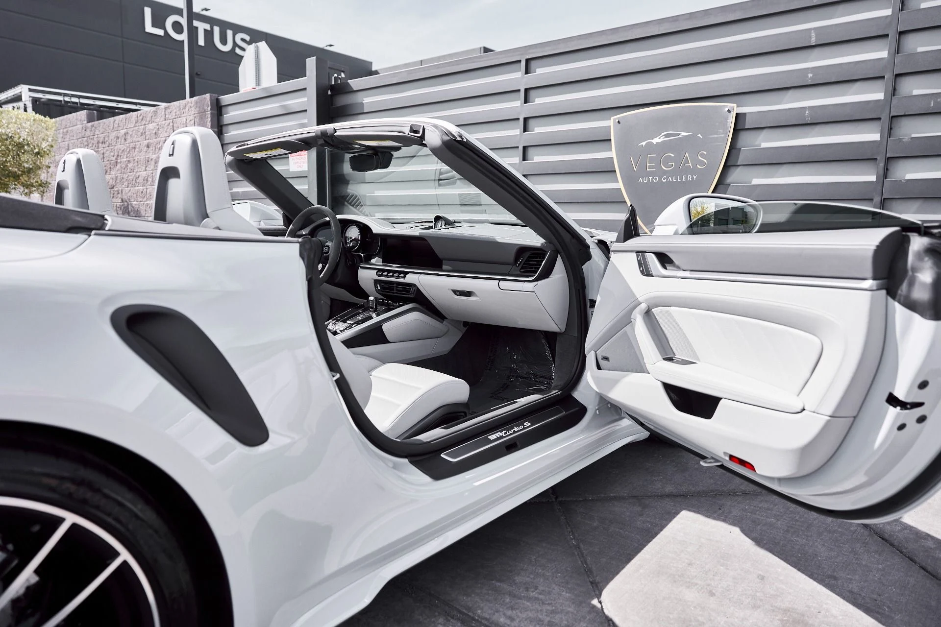 mph023_116234621_Used_2025_Porsche_911_Turbo_S_1772157259_e6c68943d8