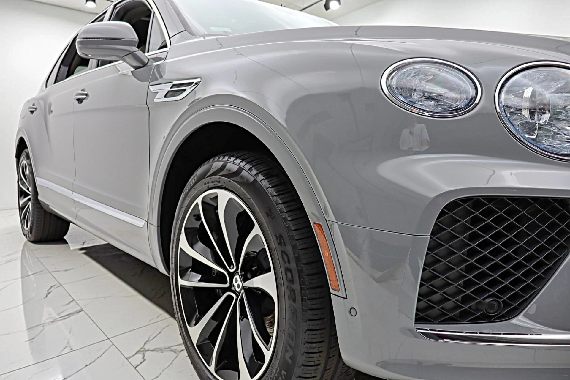 mph023_116252302_Used_2024_Bentley_Bentayga_EWB_V8_LEASE_OPTIONS_AVAILABLE_11bdfb255b