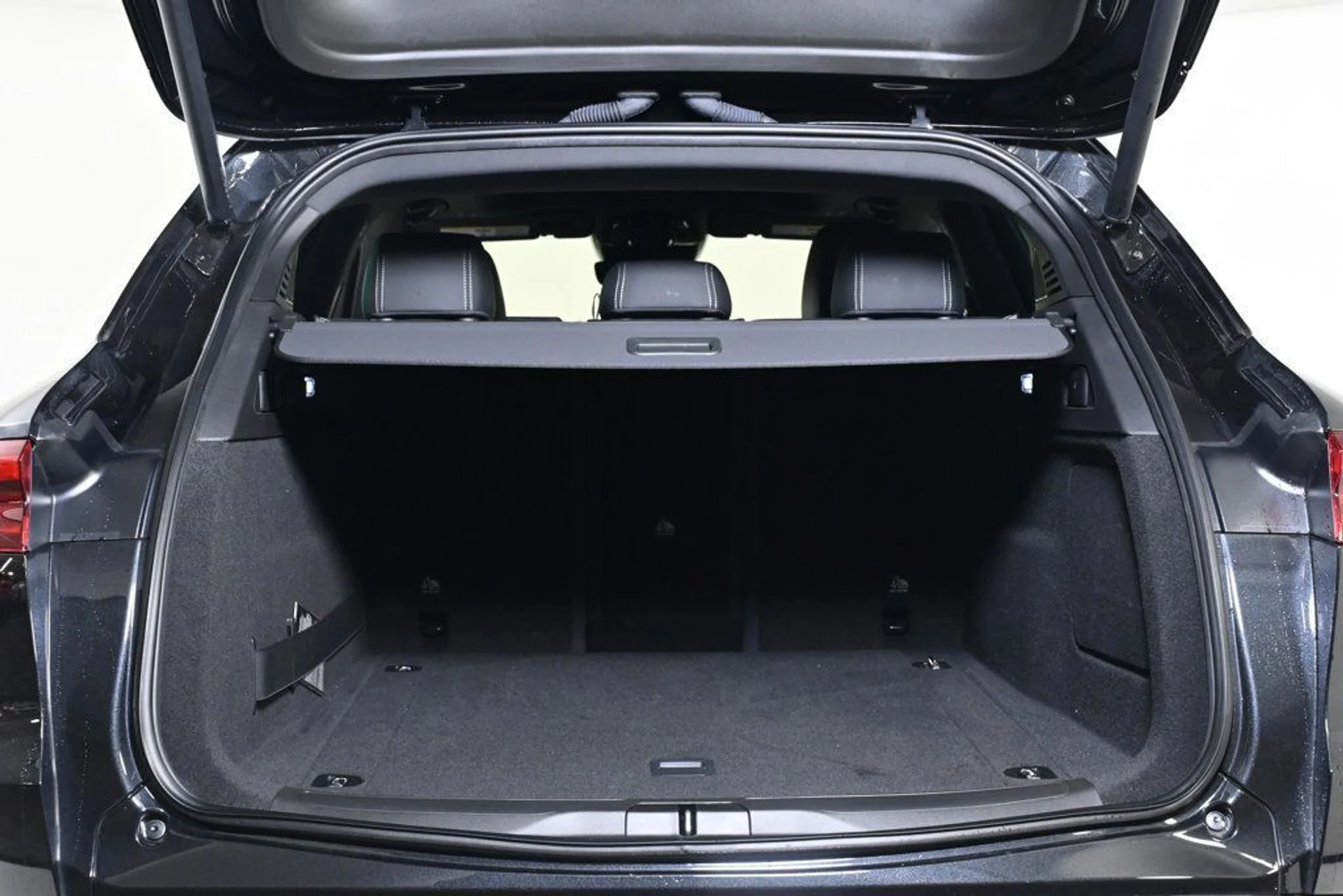 mph023_1170032049_used_2025_maserati_grecale_modena_11350_22967674_23_1024_8919ce53bf