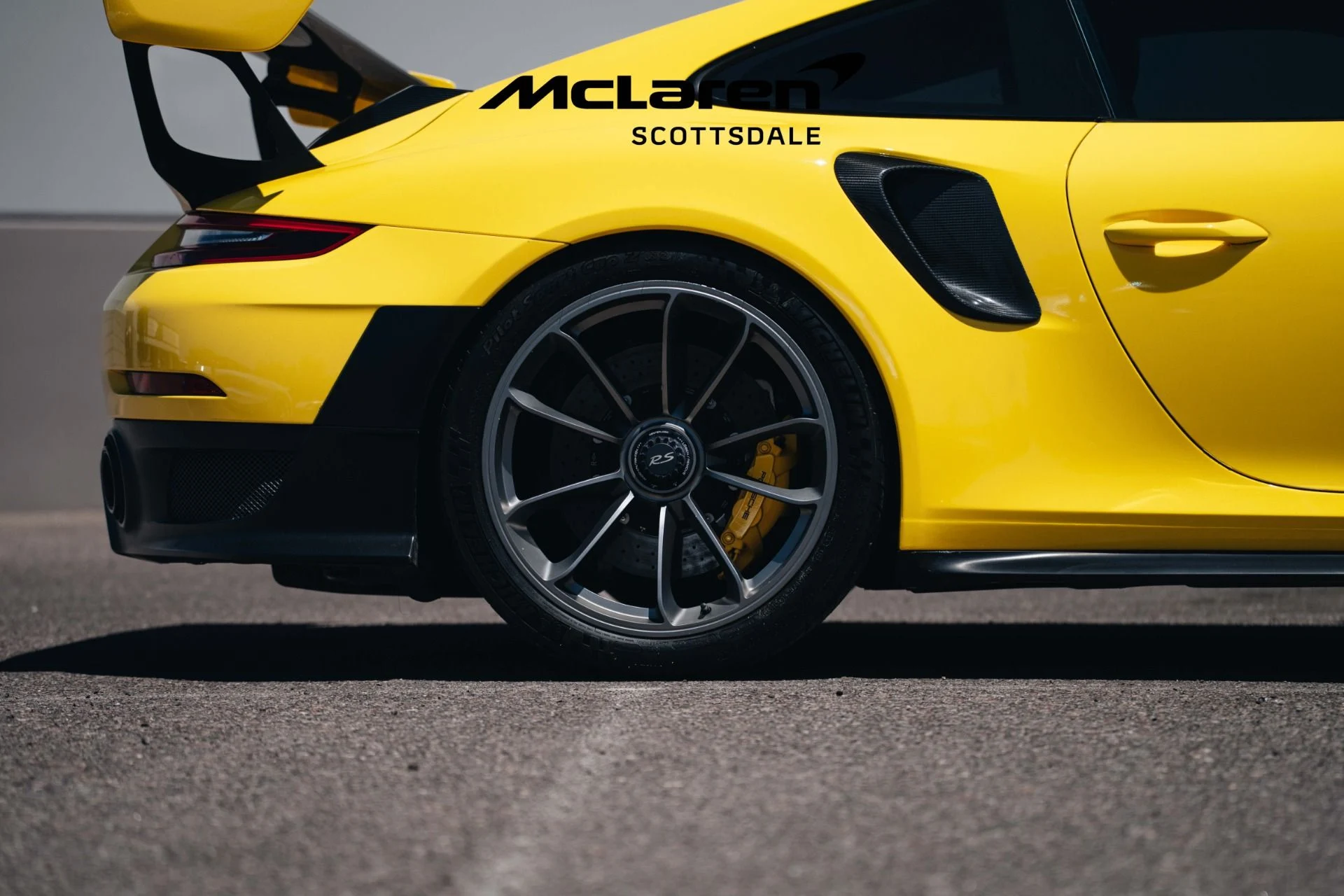 mph023_1171311876_Used_2018_PORSCHE_911_GT_2_RS_1746157712_46e1ff05eb