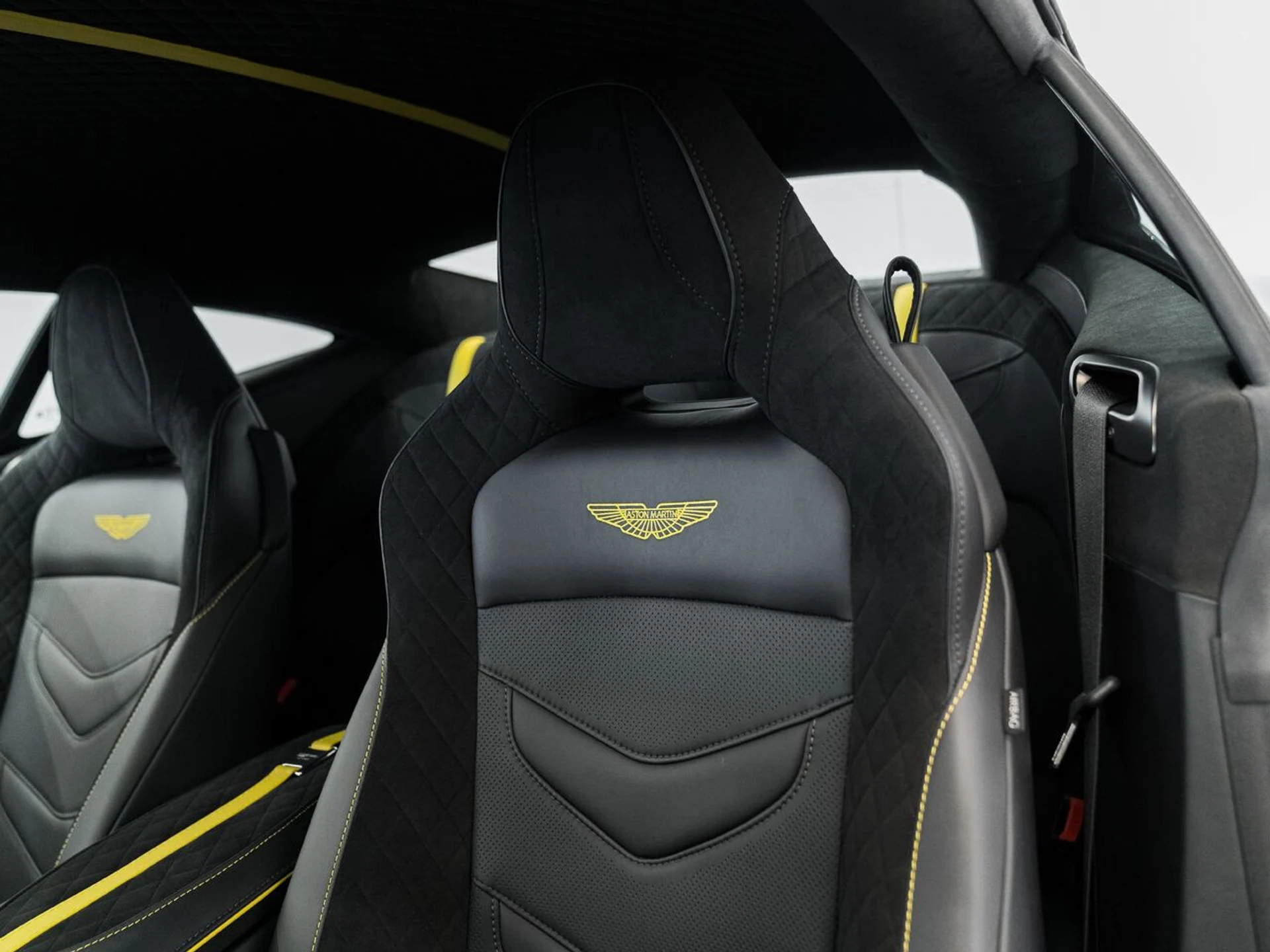 mph023_1172485323_aston_martin_dbs_2023_jpg_v_1773863537_ea5e29dd87