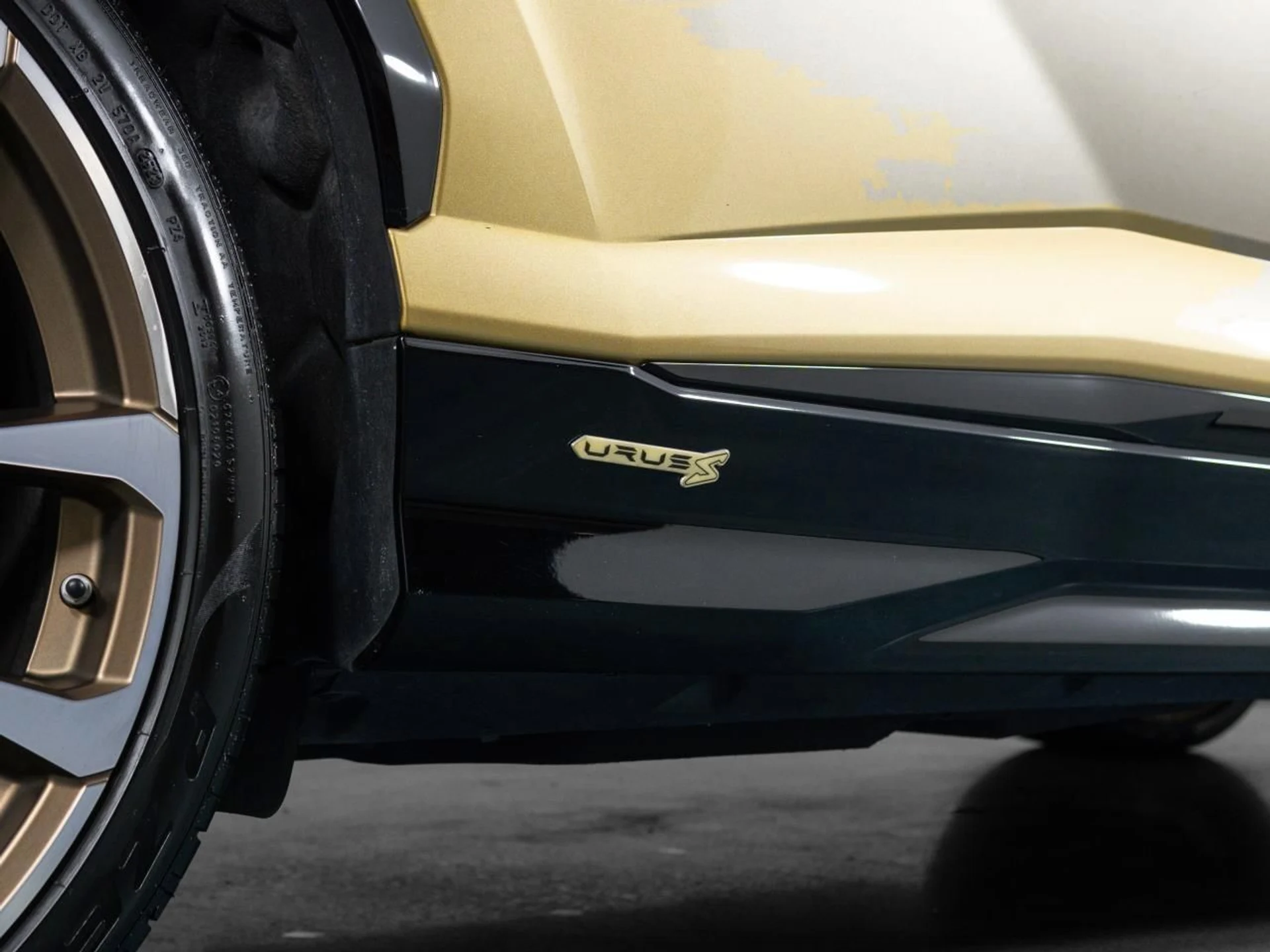 mph023_1177534081_Used_2023_Lamborghini_Urus_S_1785169230_ecb6d1b40c