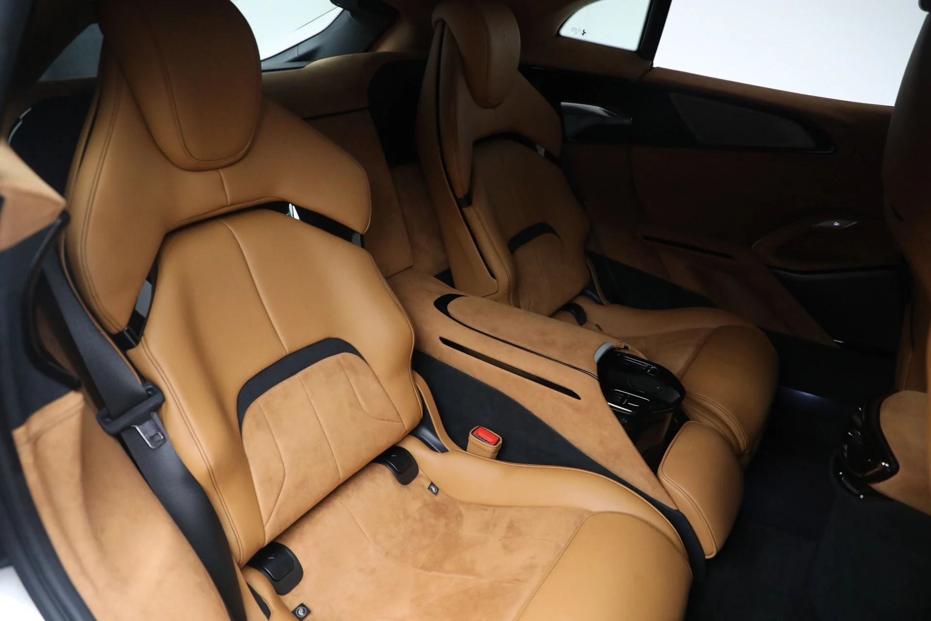 mph023_1185083310_Used_2024_Ferrari_Purosangue_1770065660_de02ebe91b