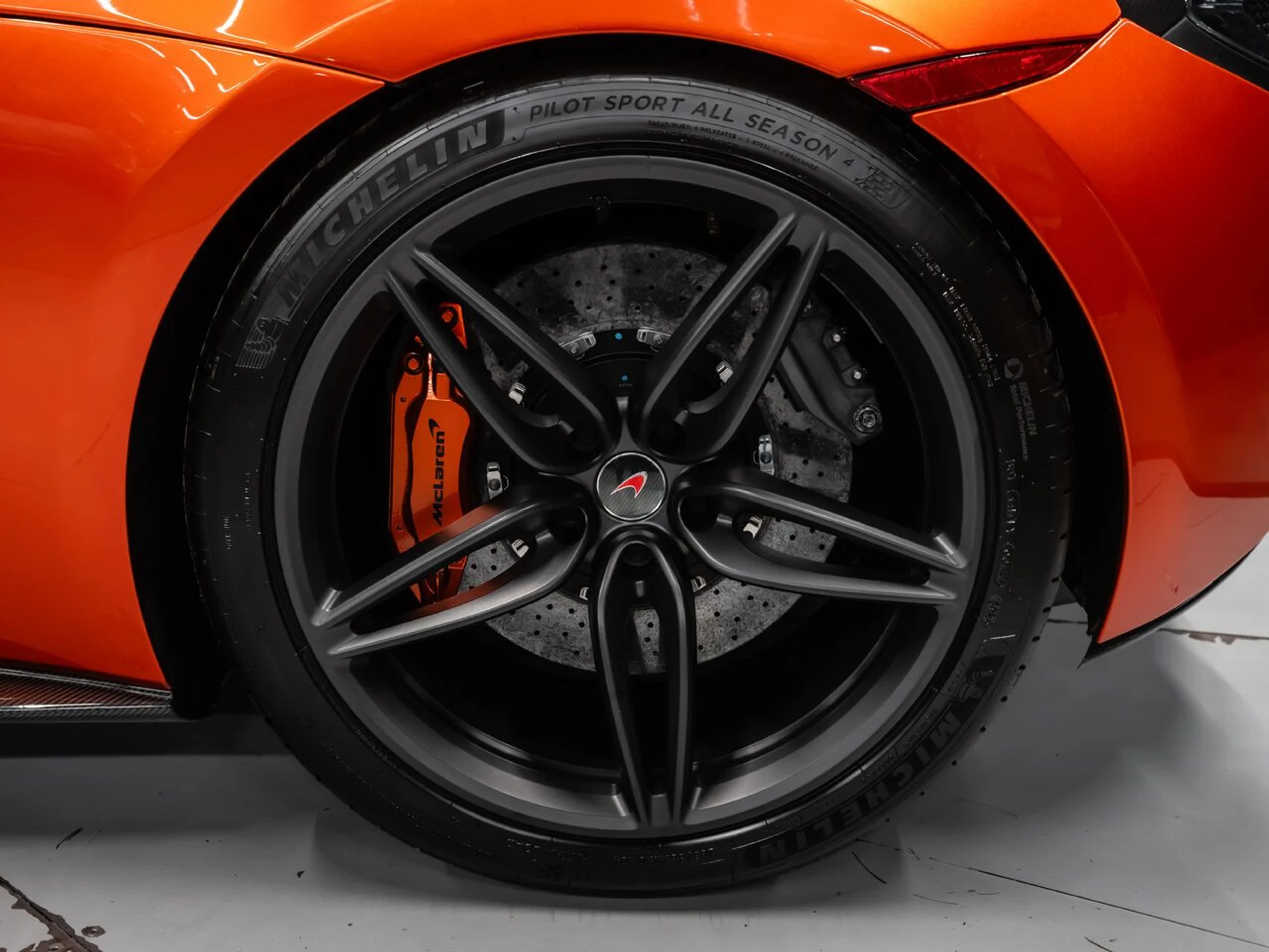 mph023_1188072668_mclaren_570s_2017_2e13b1cbe6
