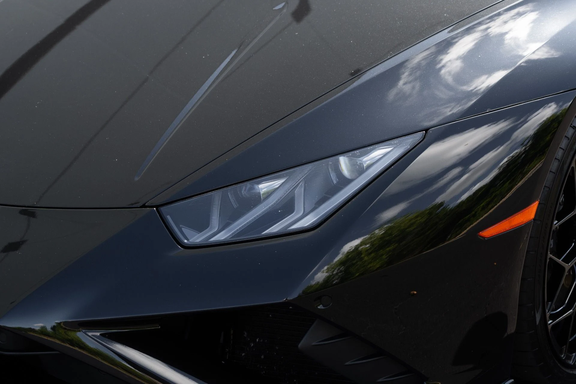 mph023_1192411306_Used_2022_Lamborghini_Huracan_EVO_1764129423_7866ea3515