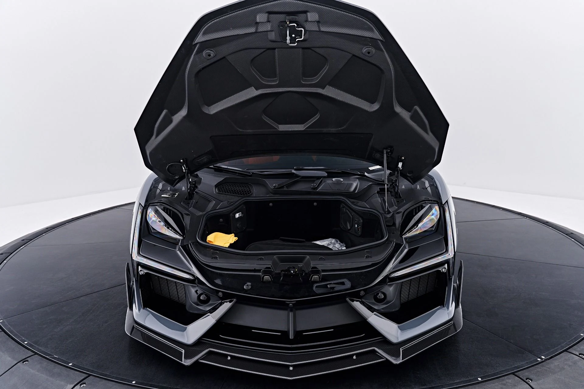 mph023_1199267663_Used_2024_Lamborghini_Revuelto_Base_1789623391_7098cb11e9