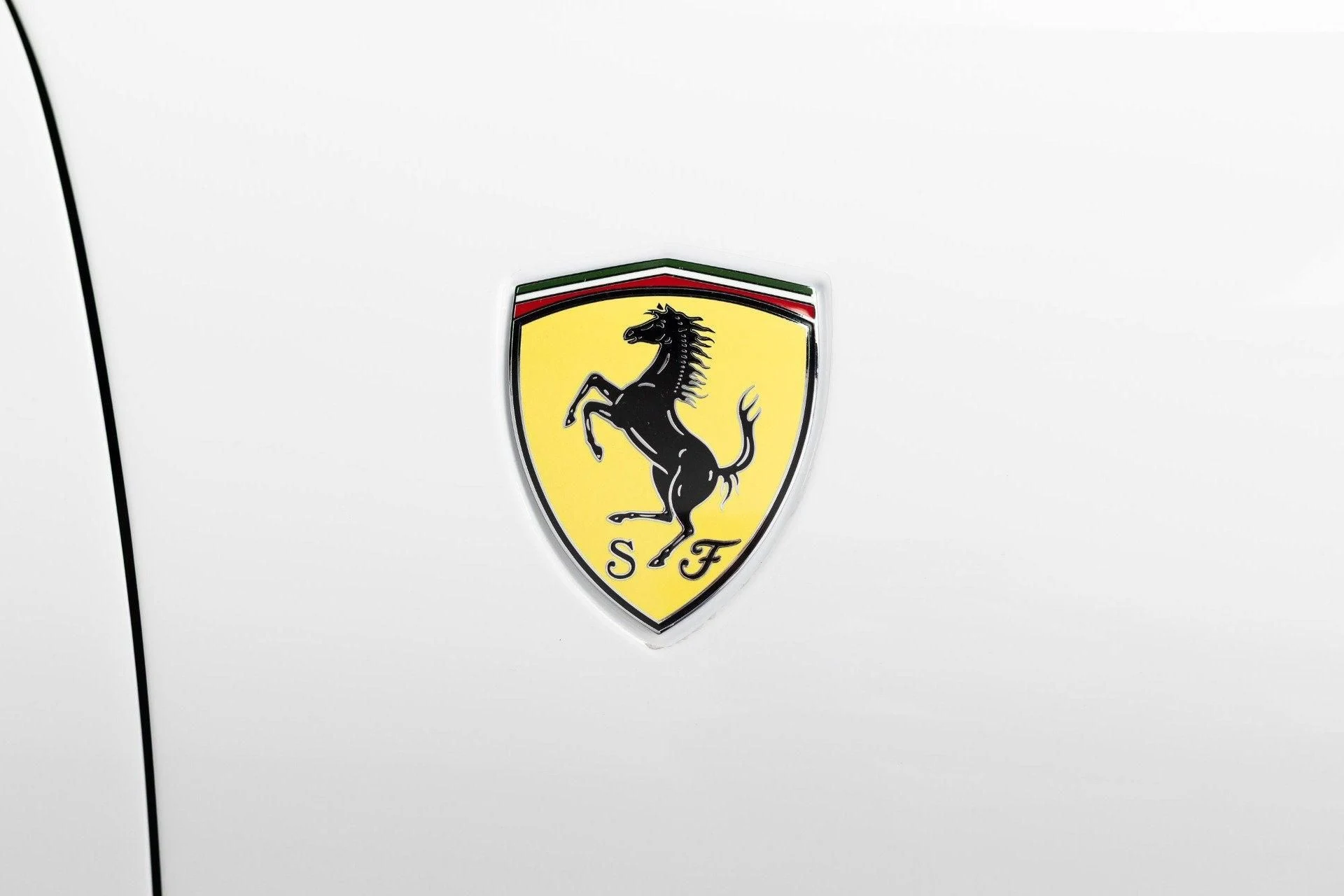 mph023_1205442106_Used_2024_Ferrari_Roma_1777368612_c8617f3081