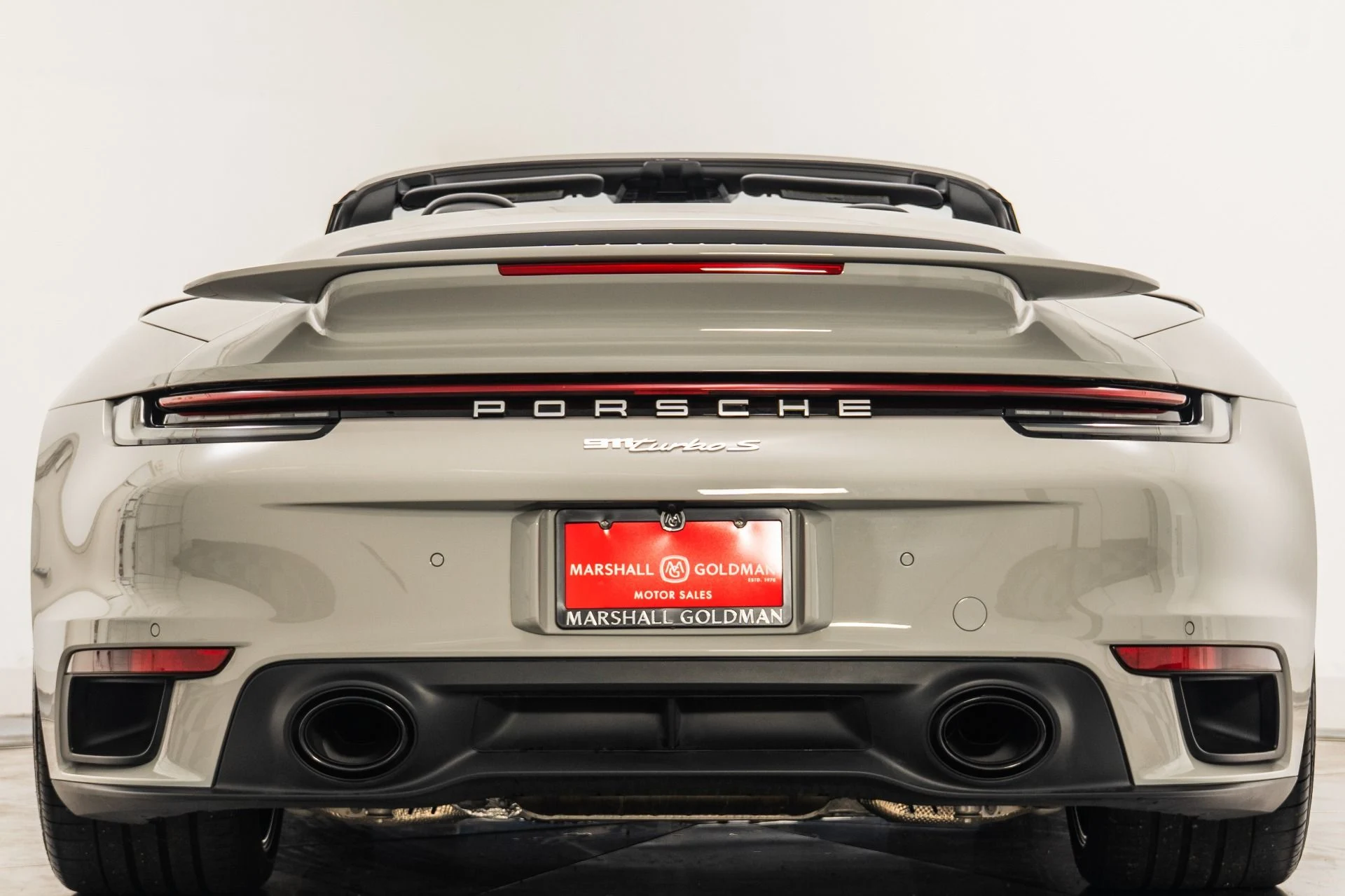 mph023_1208488607_Used_2023_Porsche_911_Turbo_S_Cabriolet_1759781880_5bea9190b4