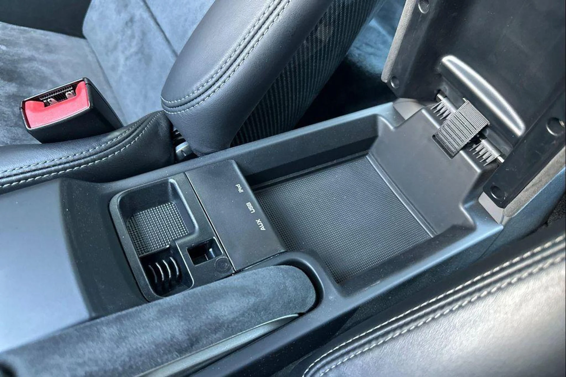 mph023_122255006_f_y_NG_4z_z_Ge_R_Dge6r7e_I_Yz_T_Jc_M_99699576f3