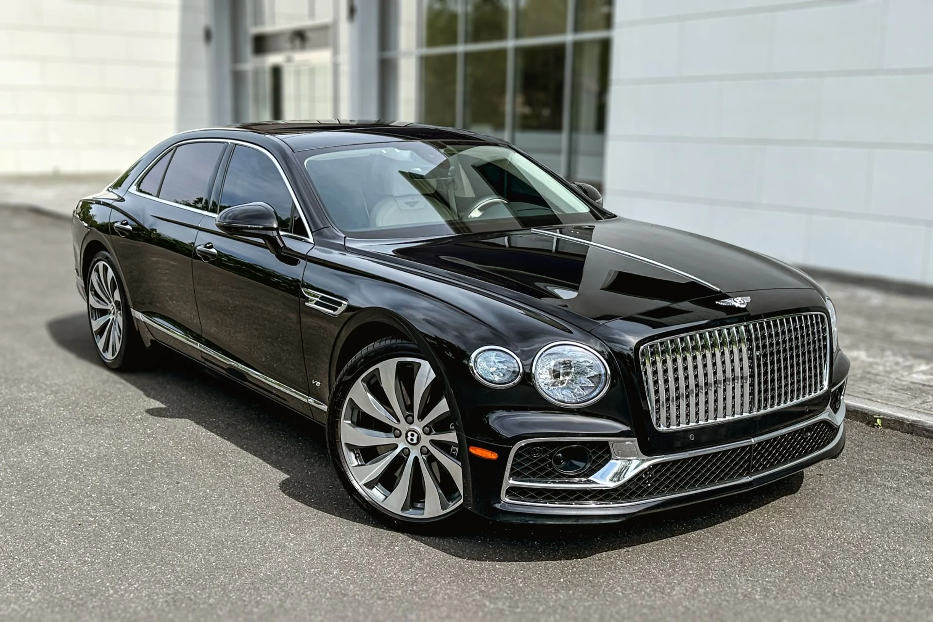 mph023_12239101_Used_2022_Bentley_Flying_Spur_V8_1779967865_cd04a2dfa6