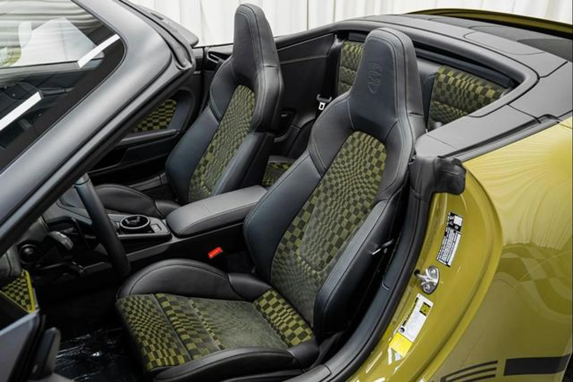 mph023_1232787540_Mw94_3x_H2zz_C_Rnddo_DXDA_Fe_wo0_d16290dd4b