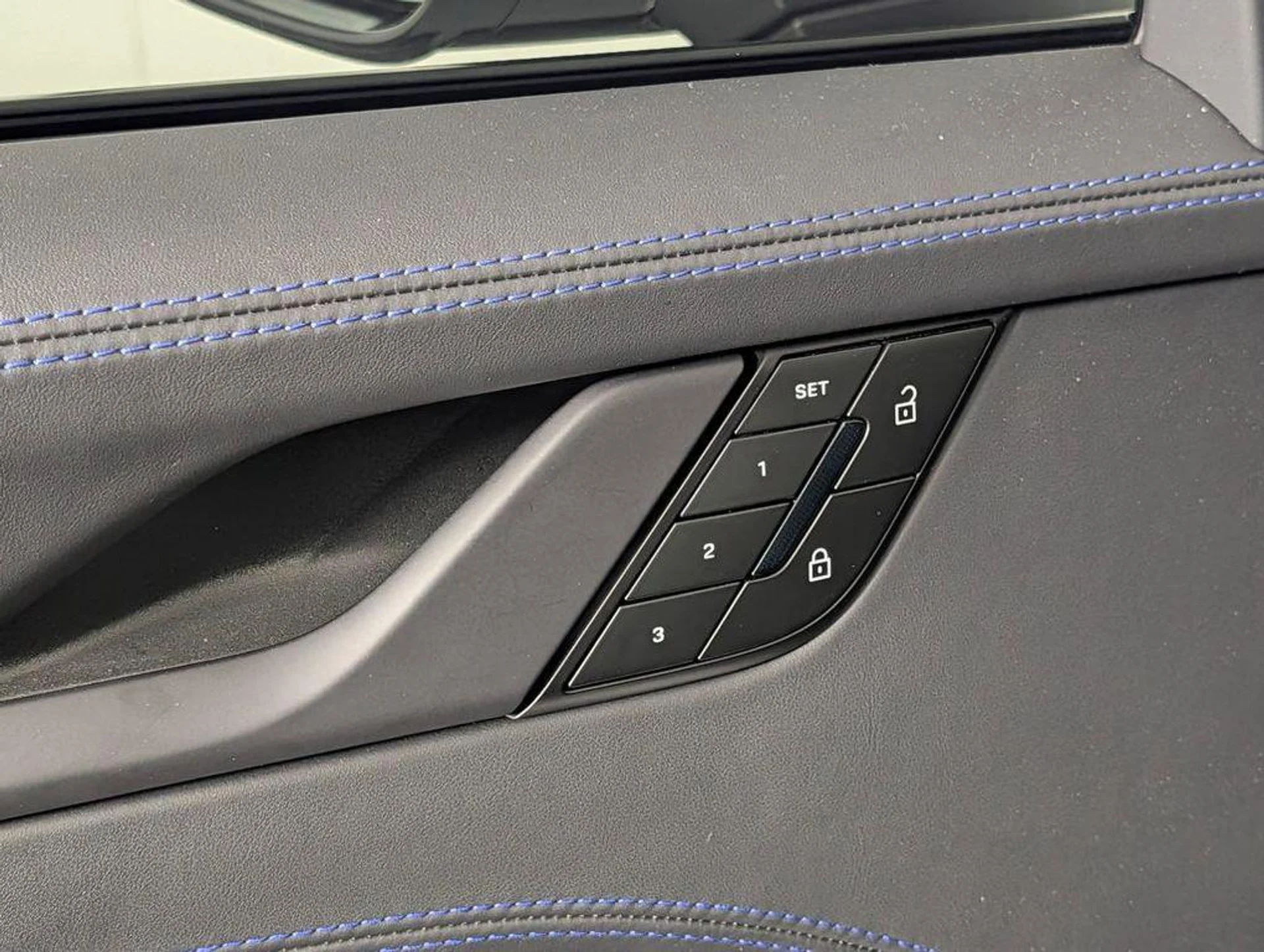 mph023_1238886094_WDMVW_6v_R_Bkp23rfxc_Dx1_EEY_6d_A_390011d4e6