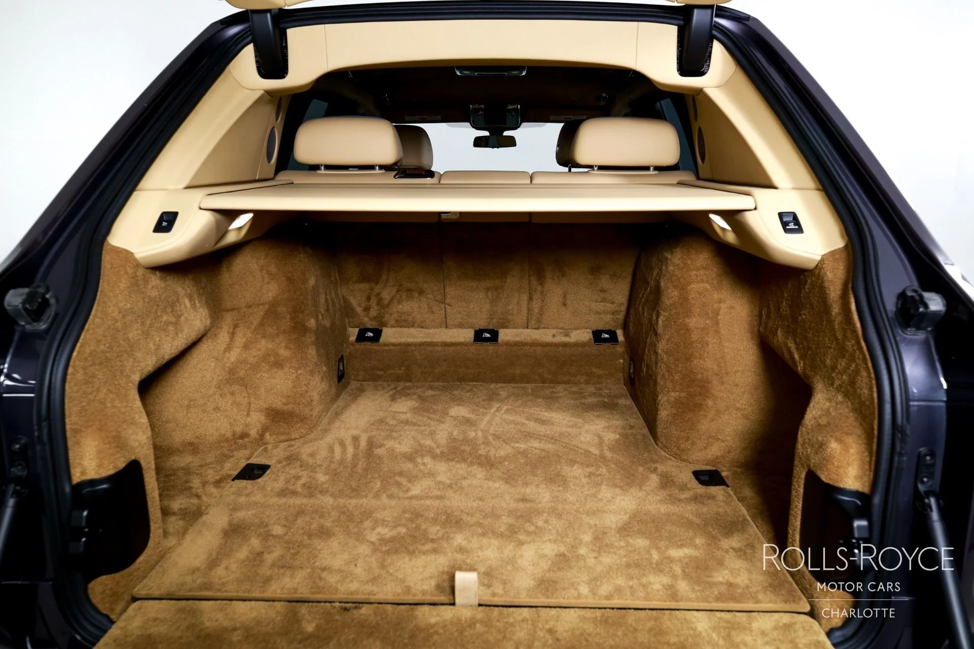mph023_1241086122_Used_2020_Rolls_Royce_Cullinan_1789145269_3e2bd4f3e7