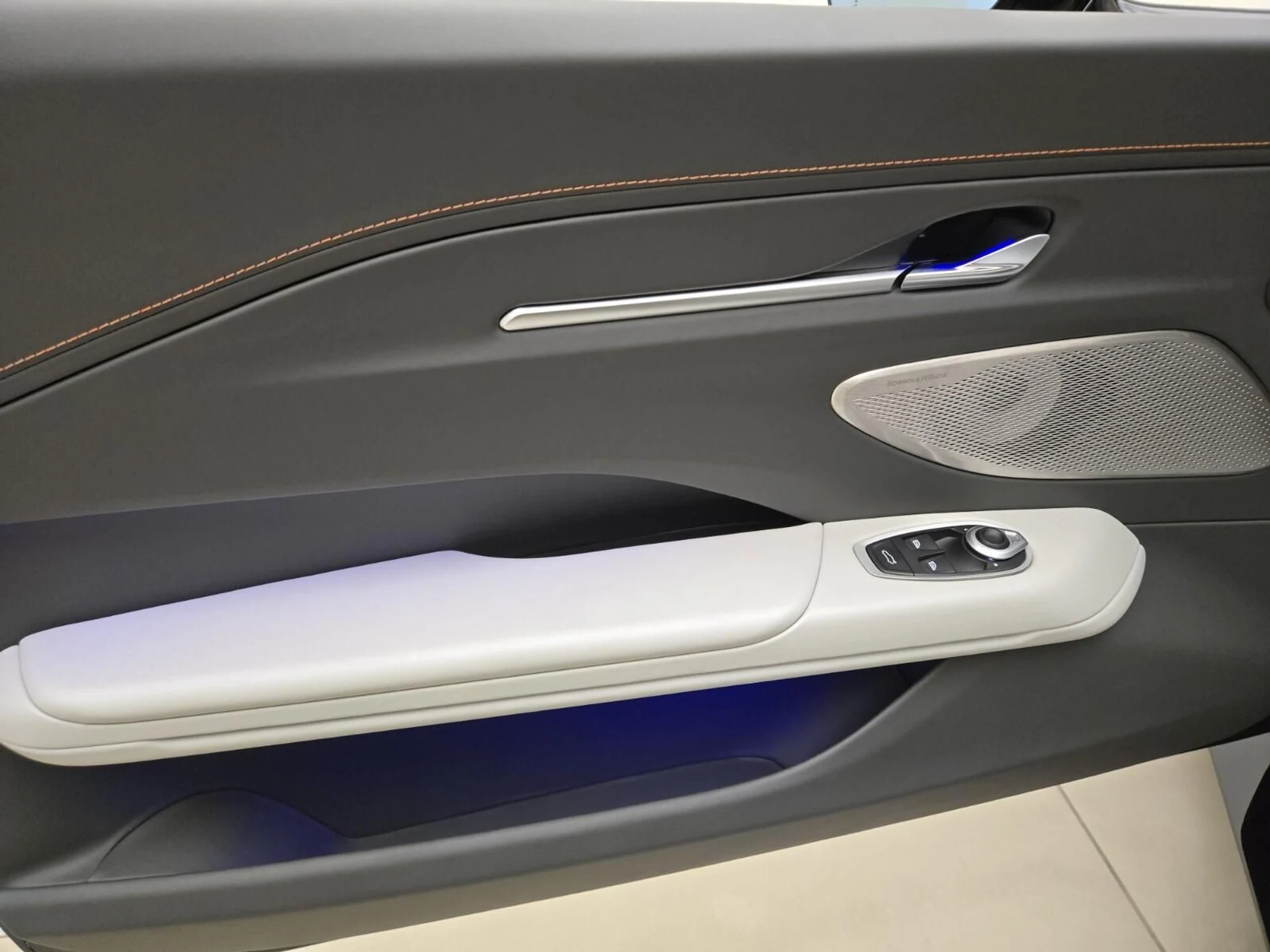 mph023_1241180274_New_2026_Aston_Martin_Vantage_S_1775539105_9d4c272024