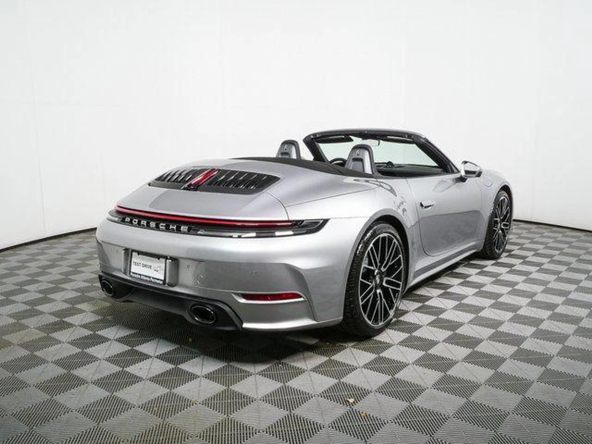 mph023_124647726_O83_Vn_A_Mehf_r_JF_Oiq00_BW_w_LNLM_6999ff1c87