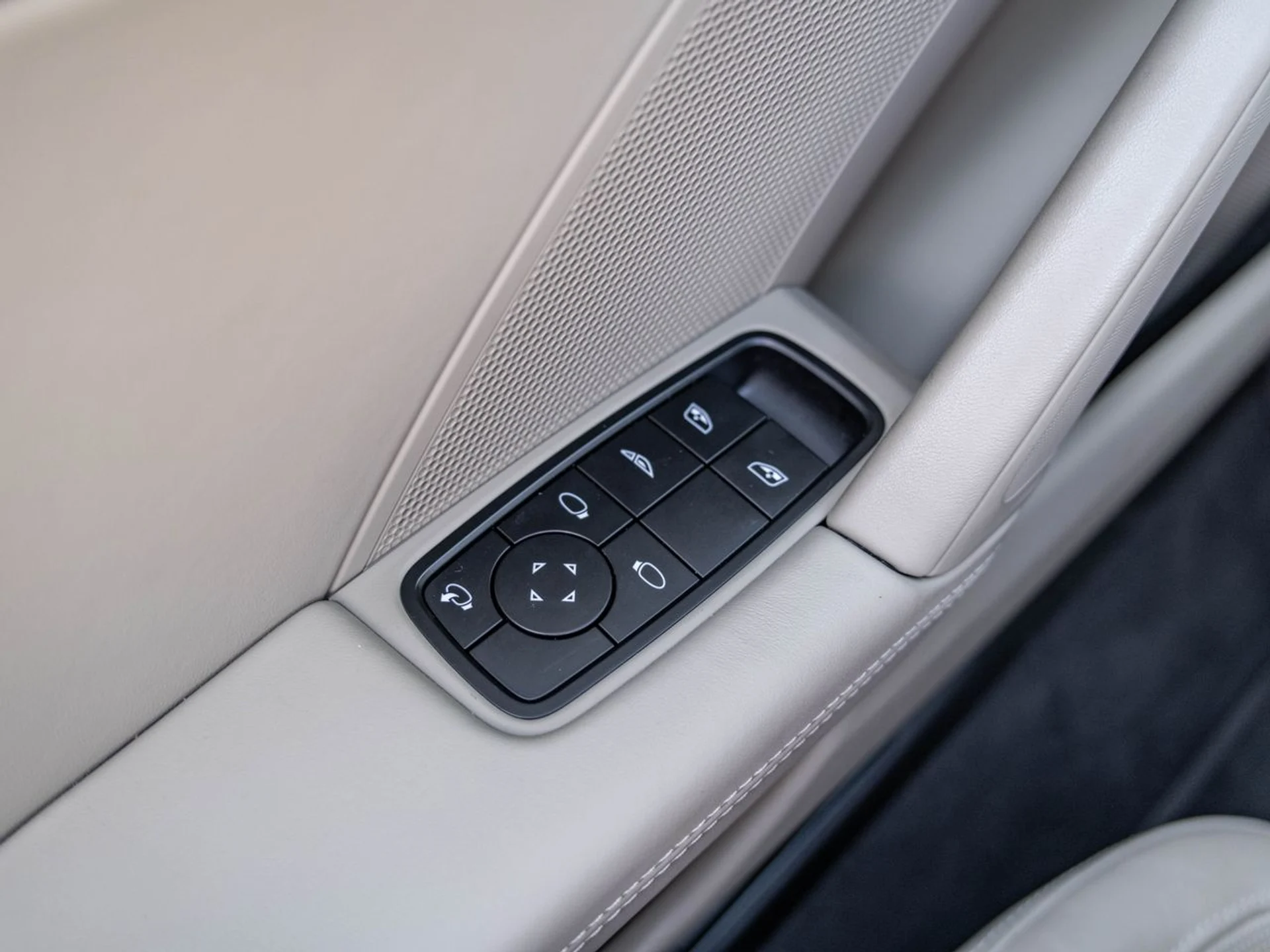 mph023_1249022769_22c79d1b4e53663b1d91190dc9585da9x_085b3bec3b