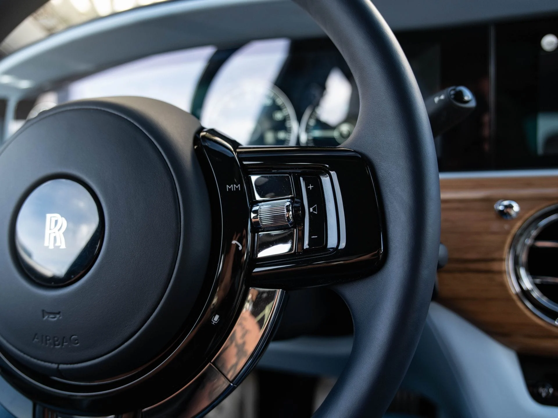 mph023_1252253460_7c2674fc77b2f9a41eb0c8fa89cf5e67x_da9a032989