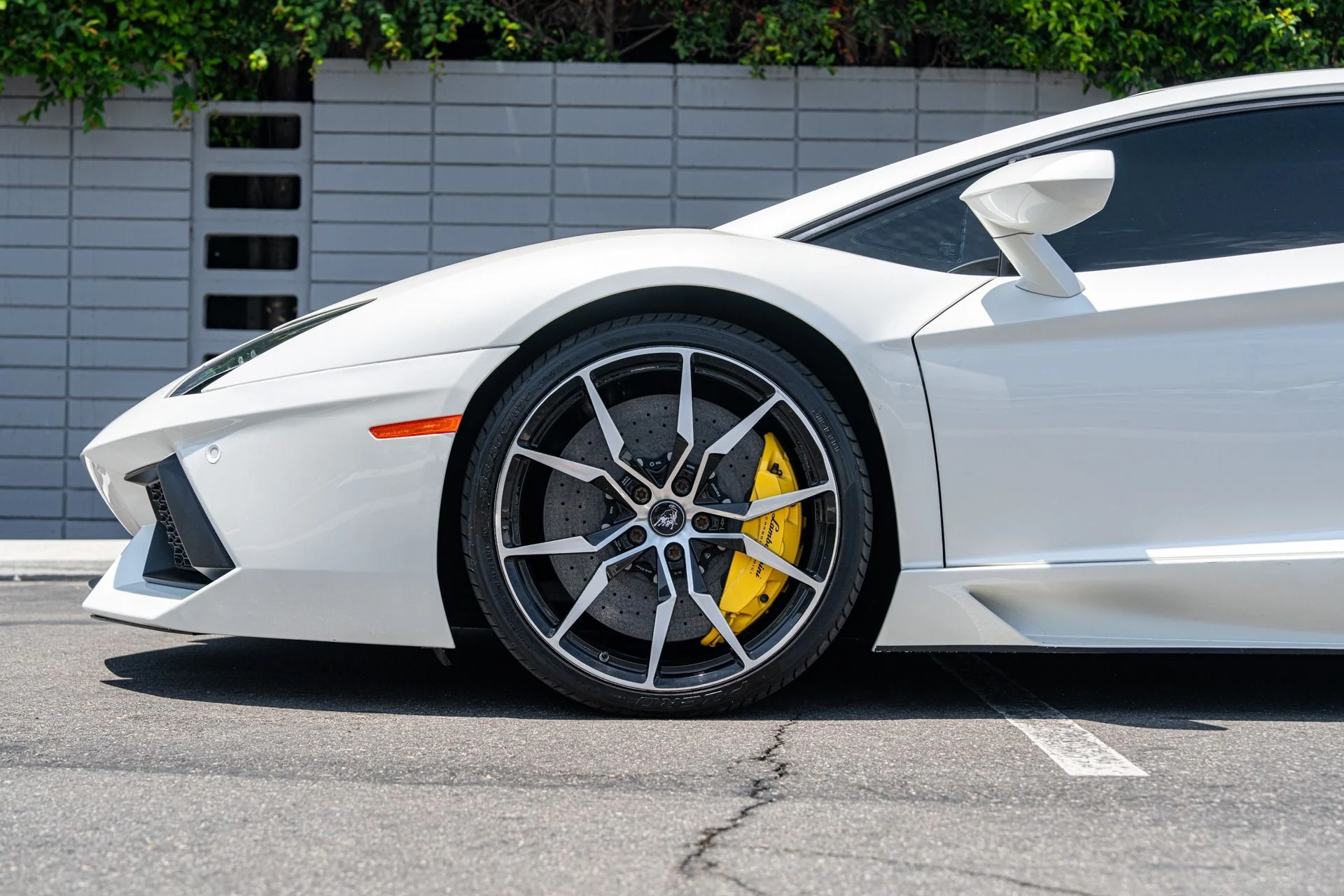 mph023_1258296590_Used_2013_Lamborghini_Aventador_LP_700_4_1753157585_b24ef58342