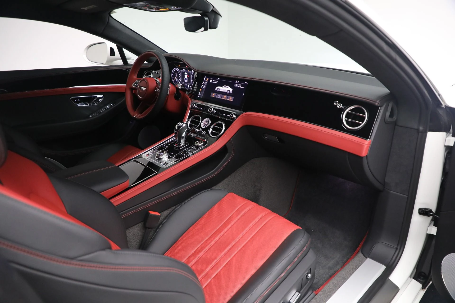 mph023_1262019748_Used_2024_Bentley_Continental_GT_V8_087f28473a