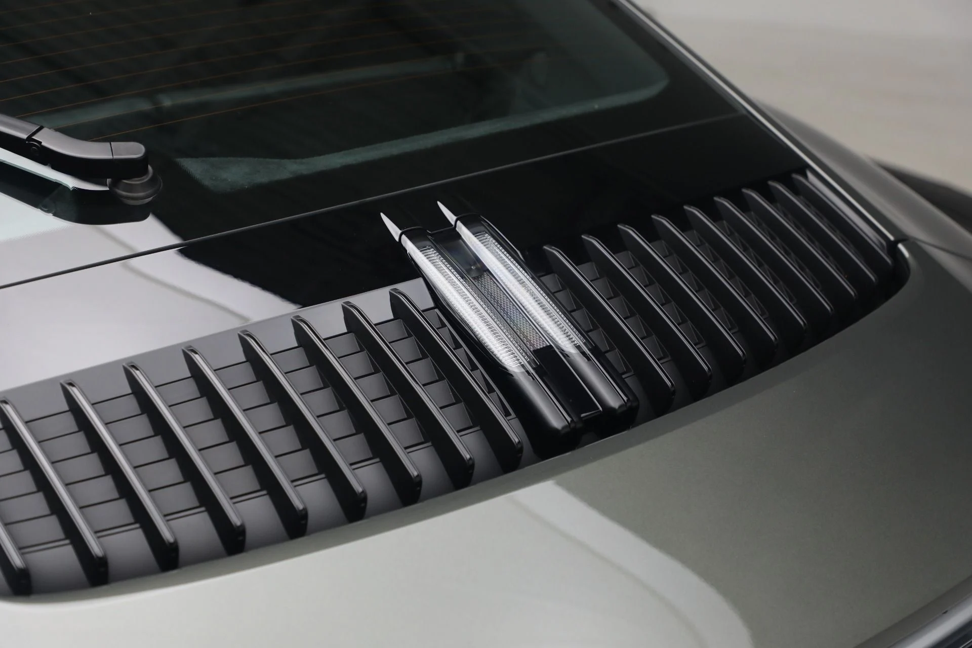 mph023_1263125853_Used_2022_Porsche_911_Carrera_1765579941_c29e2bf98c